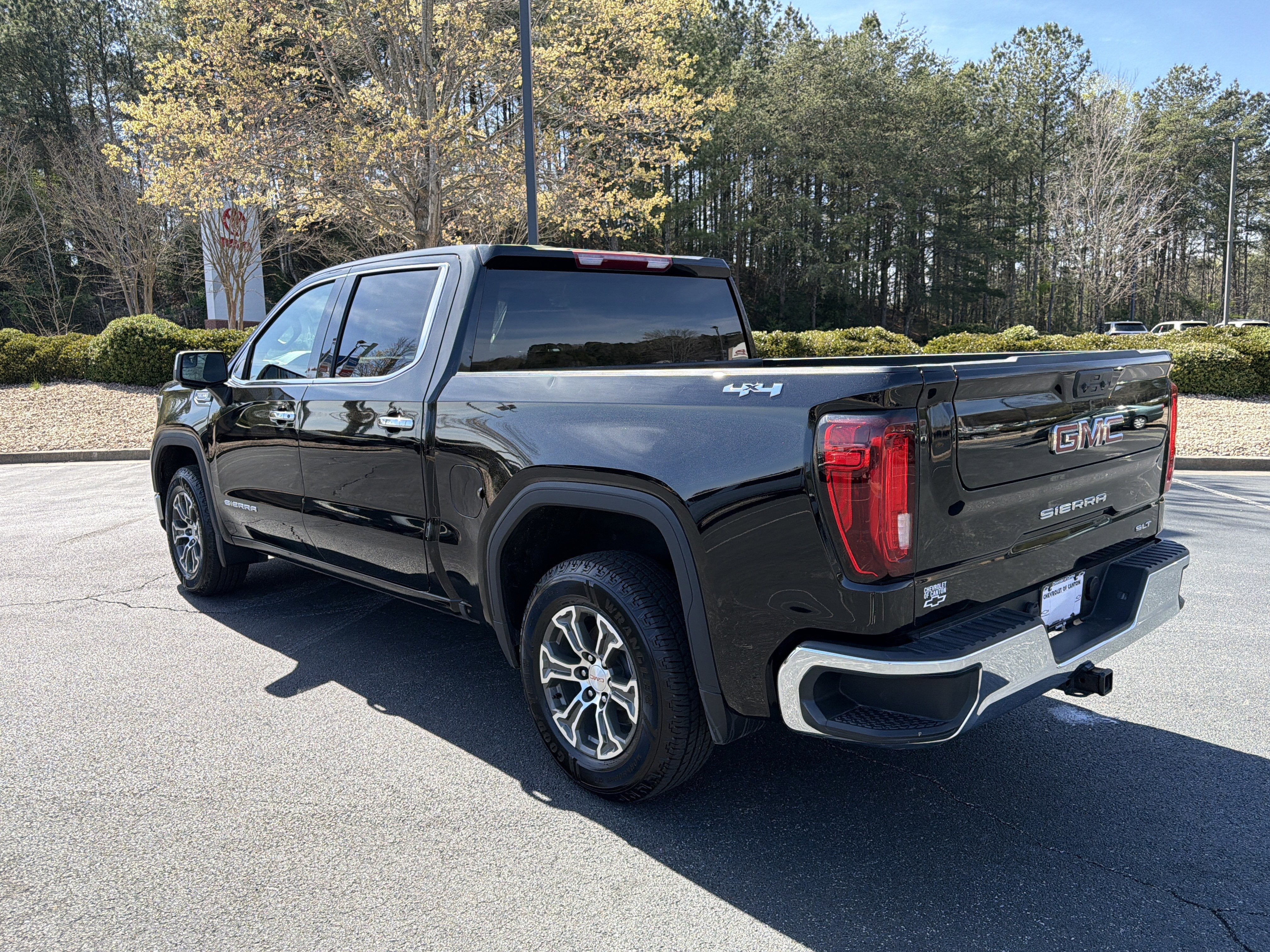 2025 GMC Sierra 1500 SLT