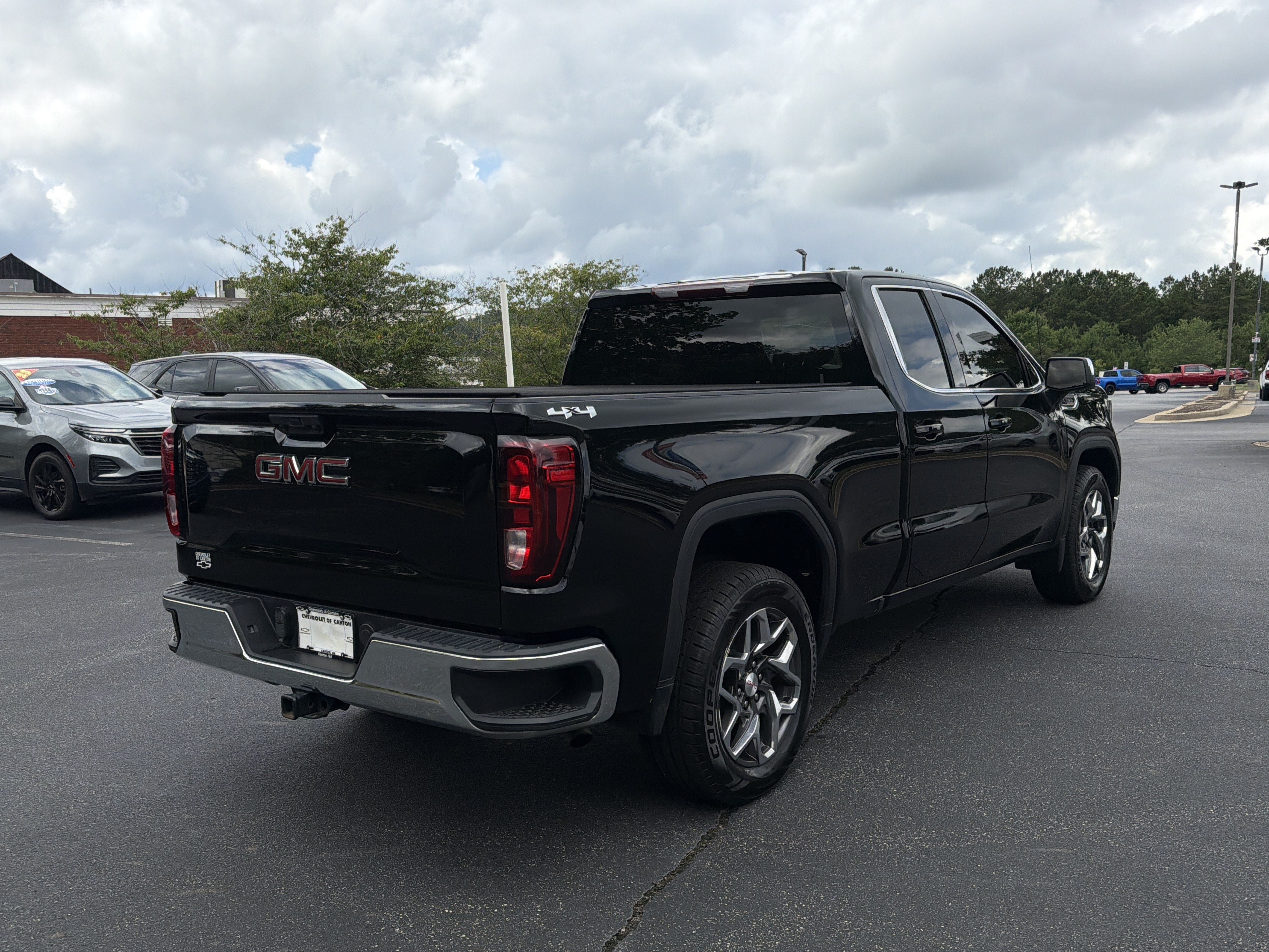 2023 GMC Sierra 1500 SLE