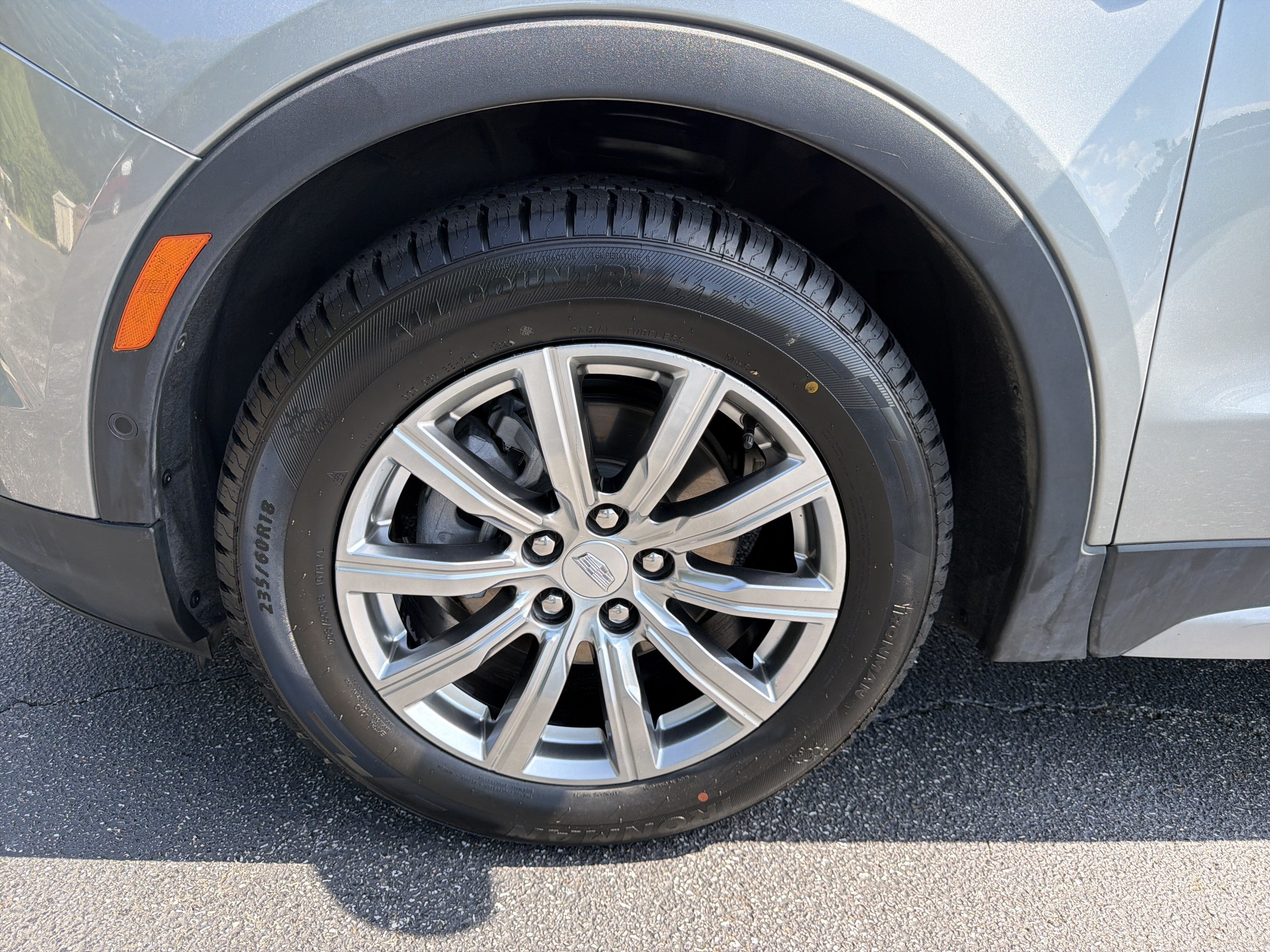 2023 Cadillac XT4 FWD Premium Luxury