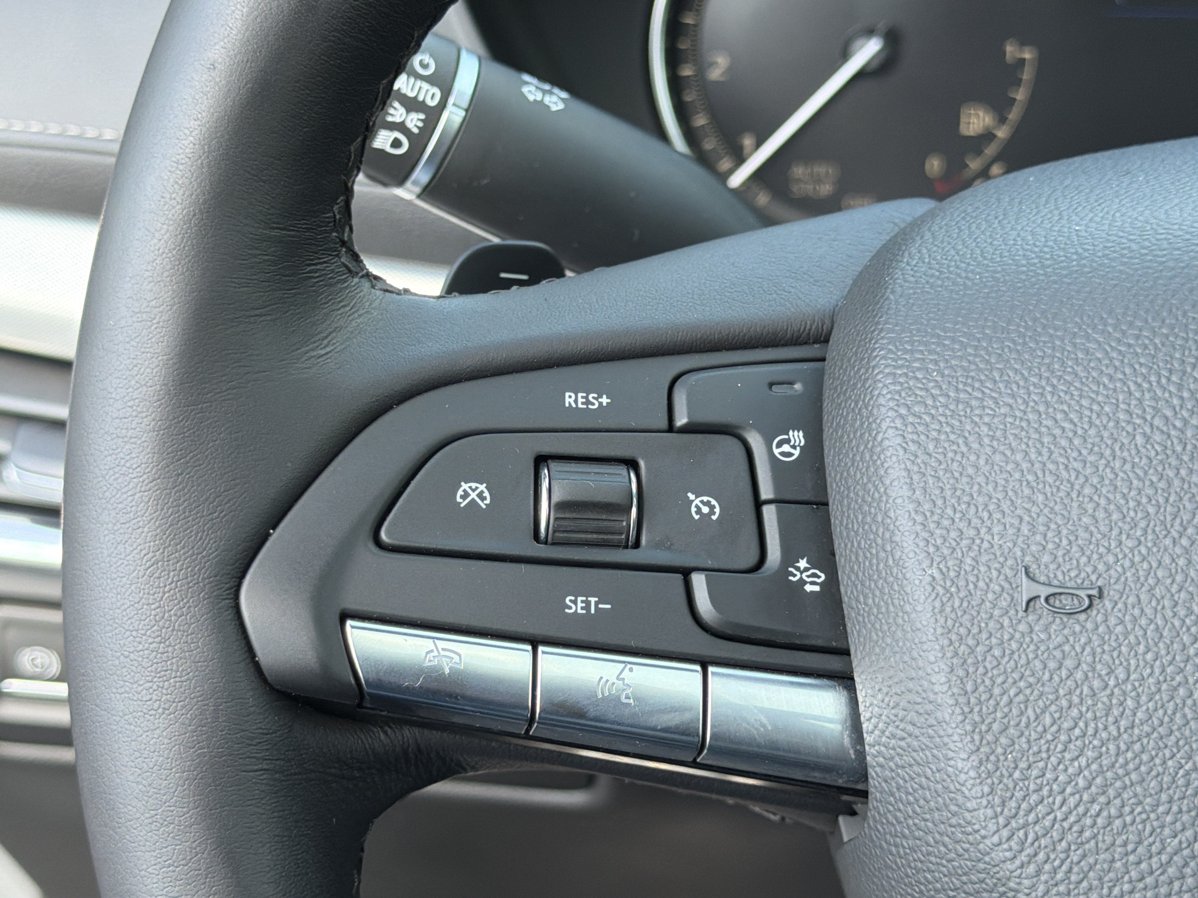 2023 Cadillac XT4 FWD Premium Luxury