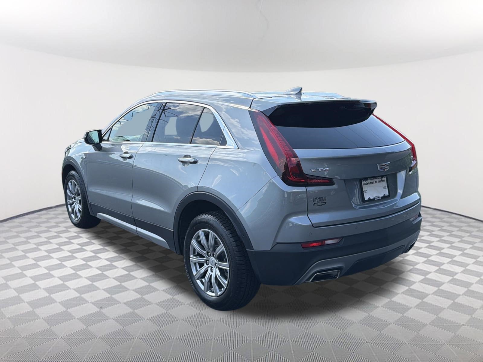 2023 Cadillac XT4 FWD Premium Luxury