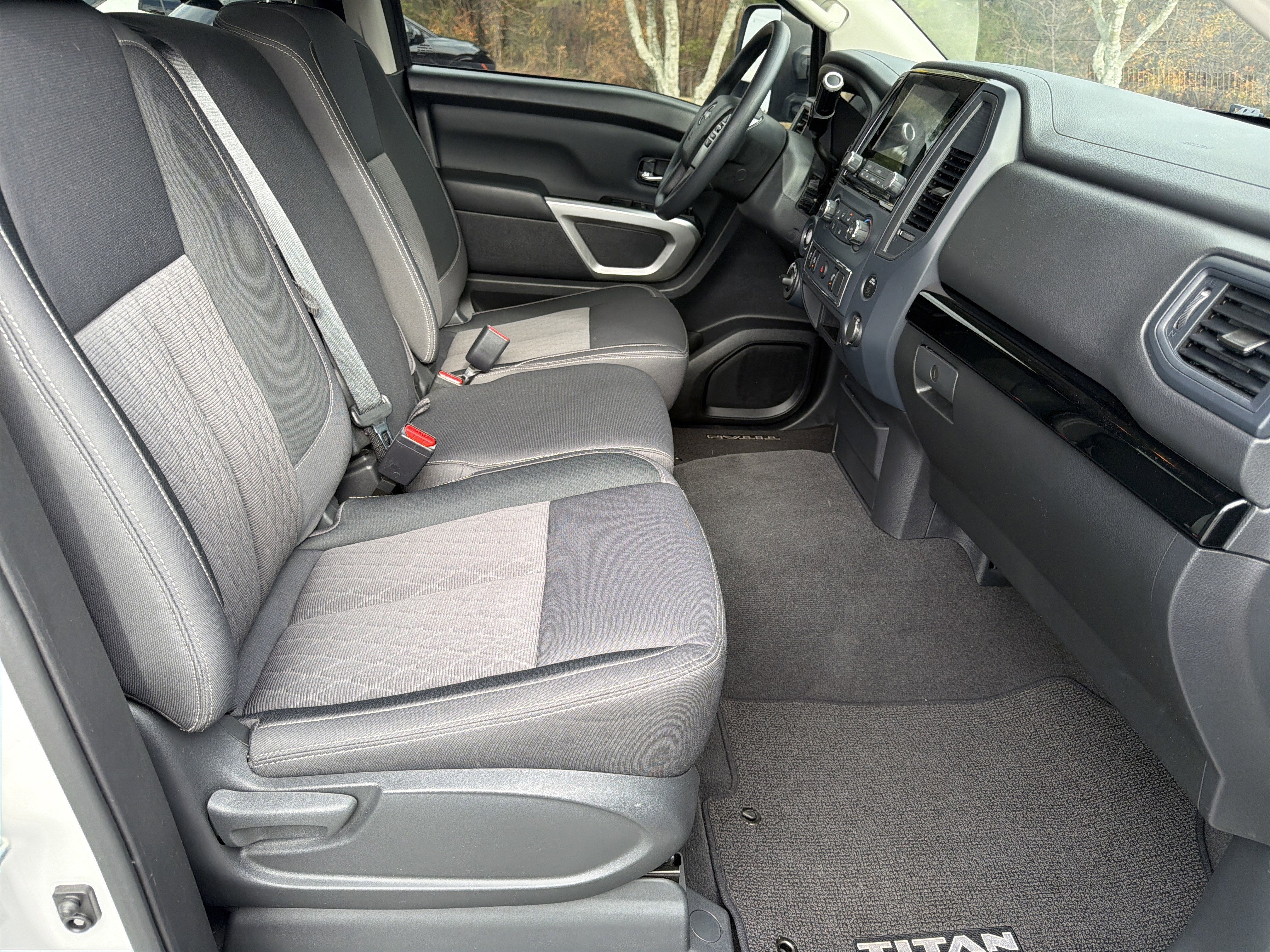 2024 Nissan Titan SV