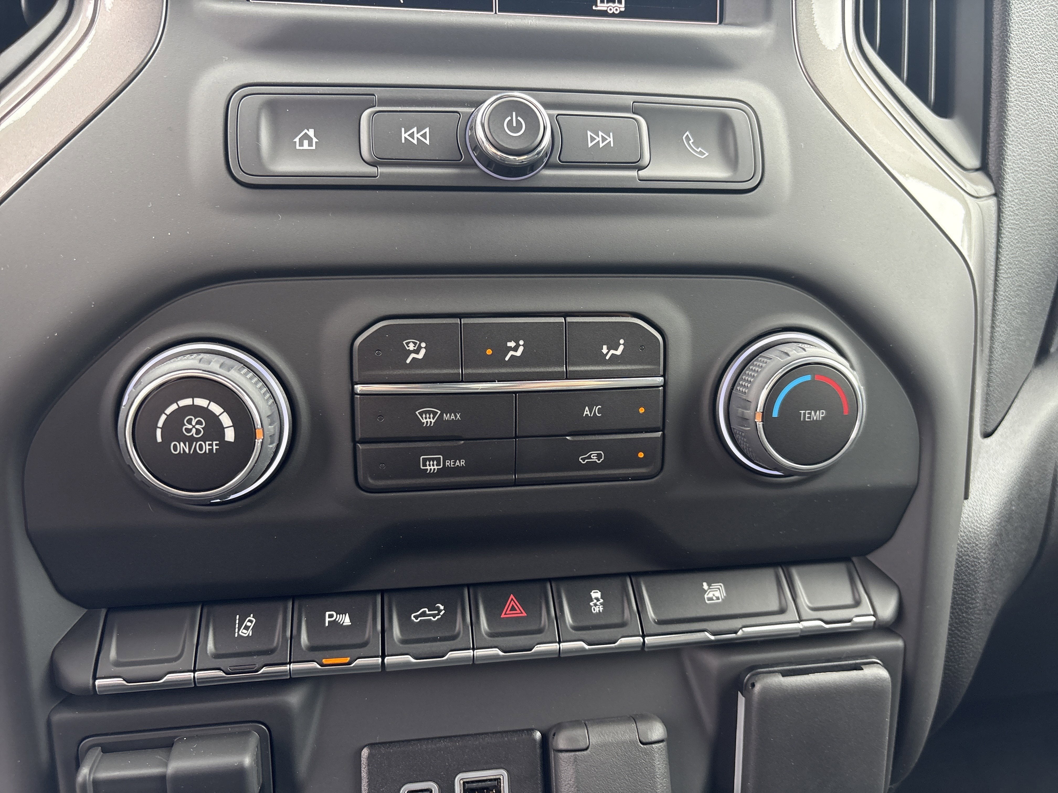 2026 Chevrolet Silverado 2500HD Custom