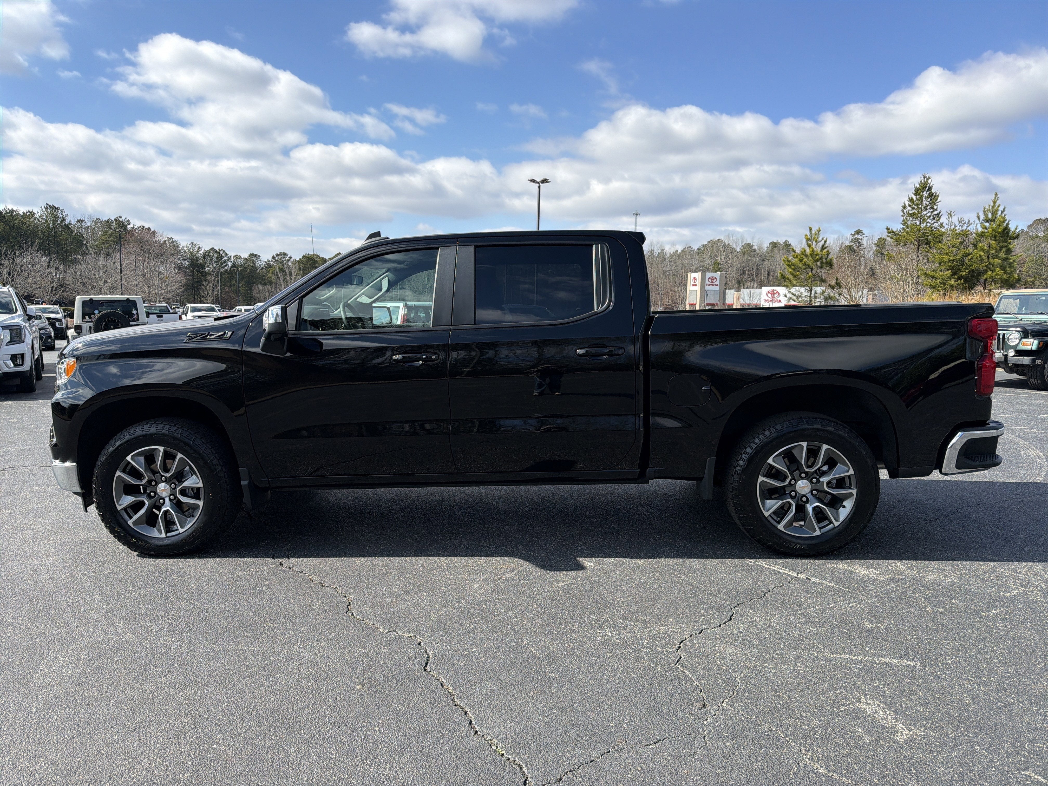 2025 Chevrolet Silverado 1500 LT