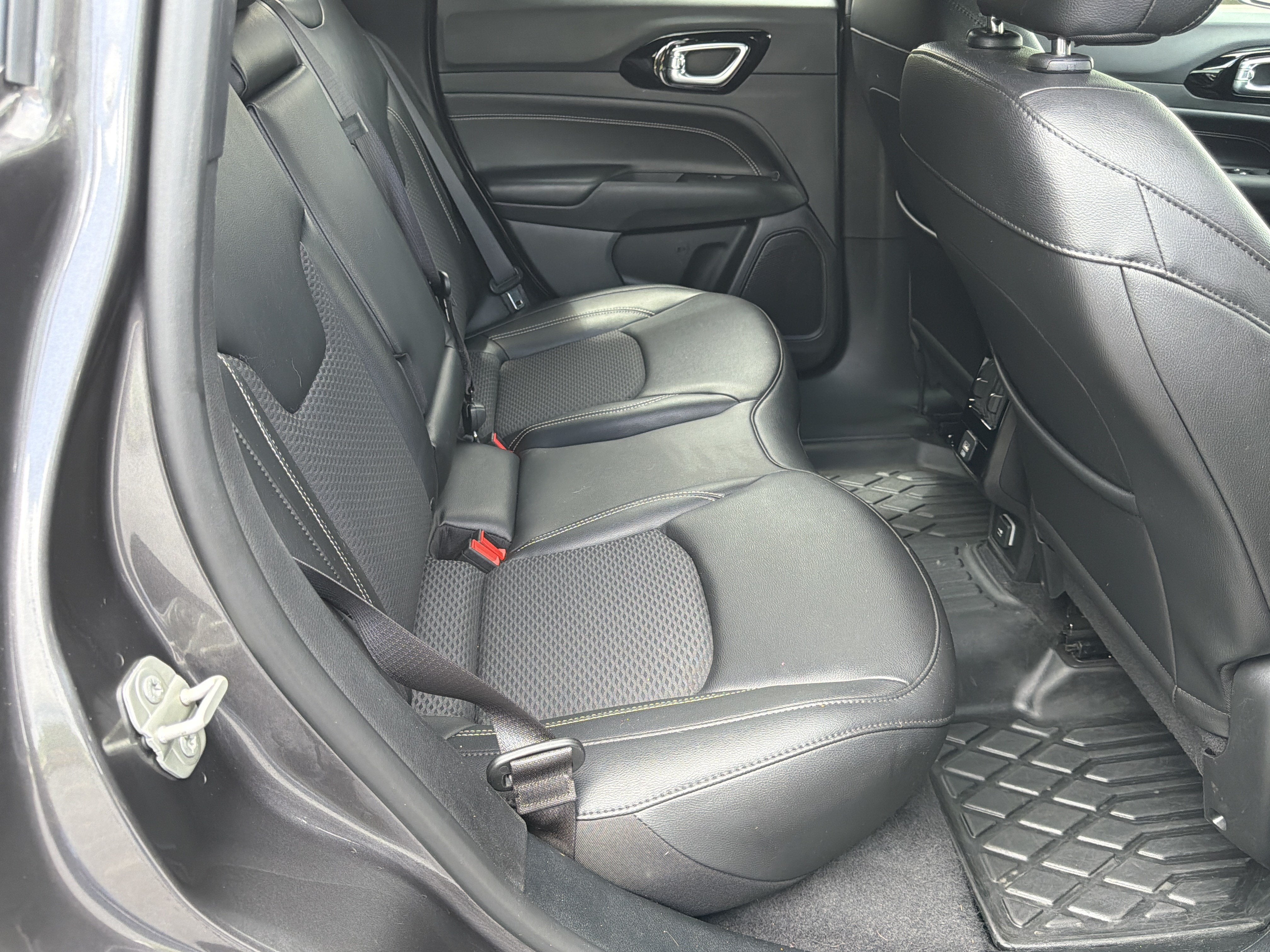 2023 Jeep Compass Altitude