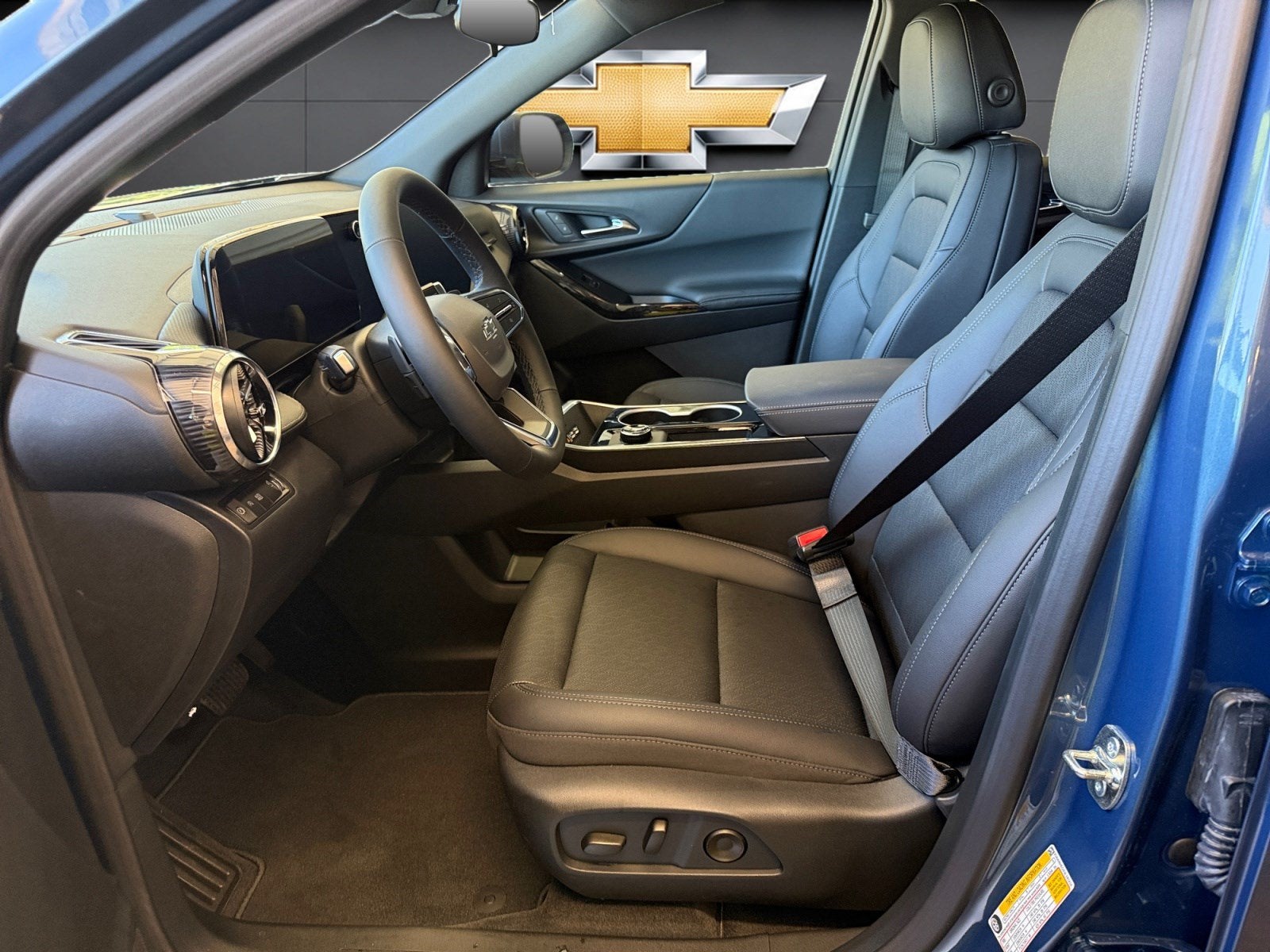 2027 Chevrolet Equinox FWD LT
