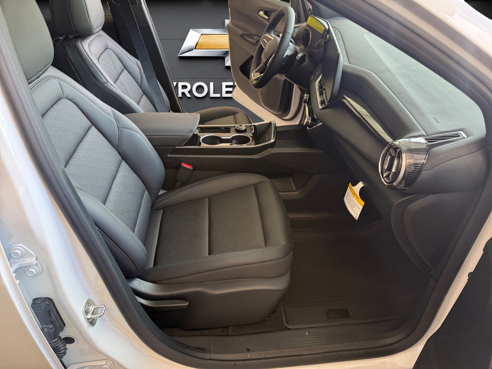 2027 Chevrolet Equinox FWD LT