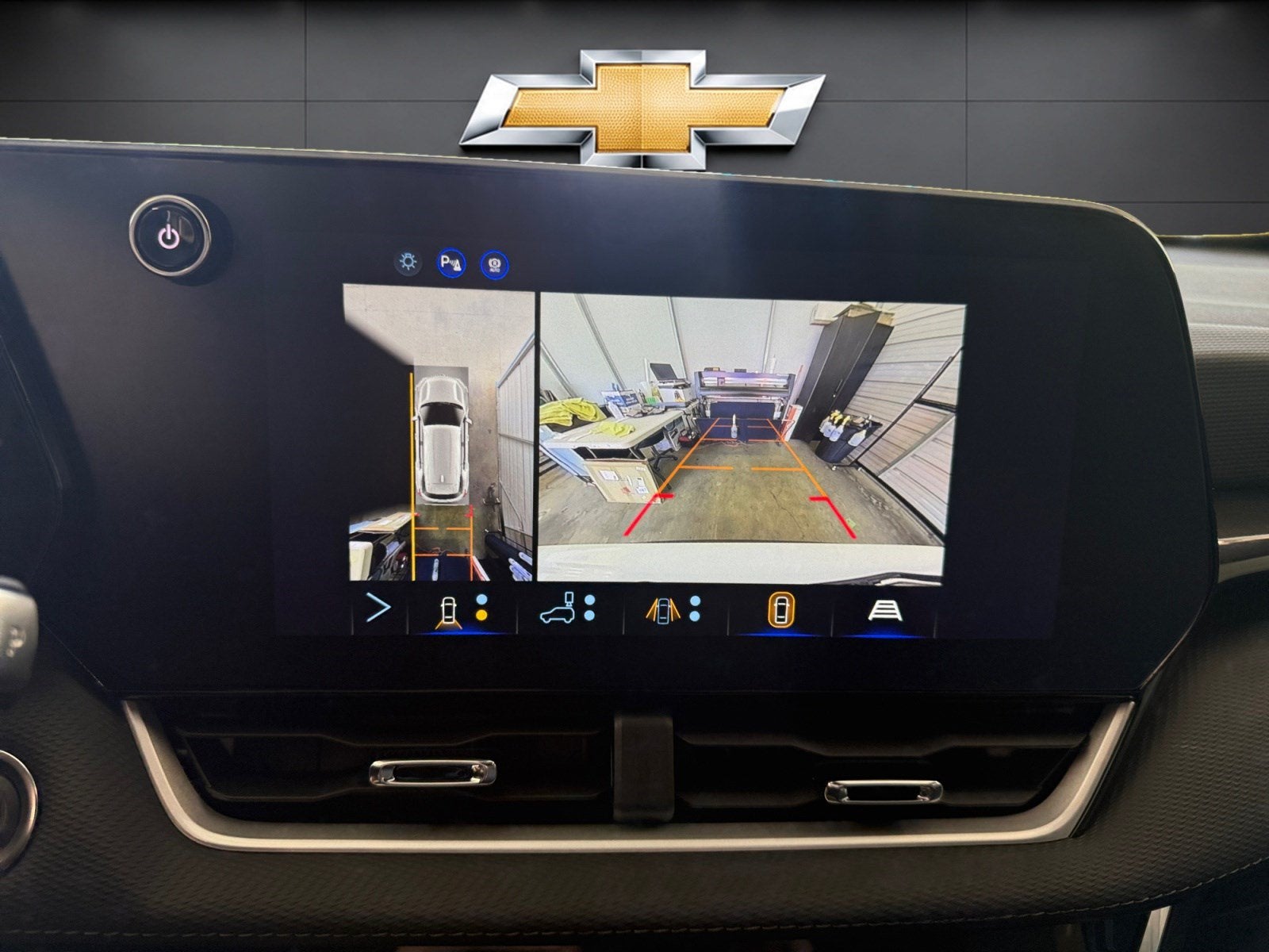 2027 Chevrolet Equinox FWD LT