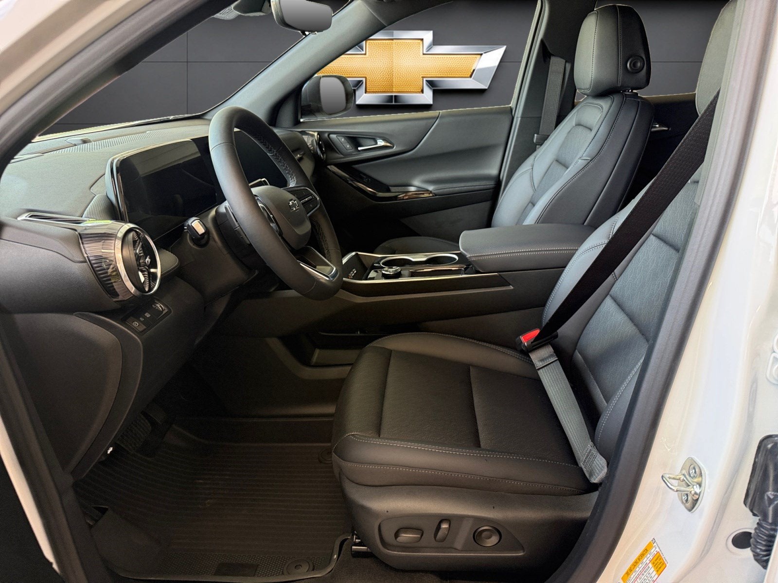 2027 Chevrolet Equinox FWD LT