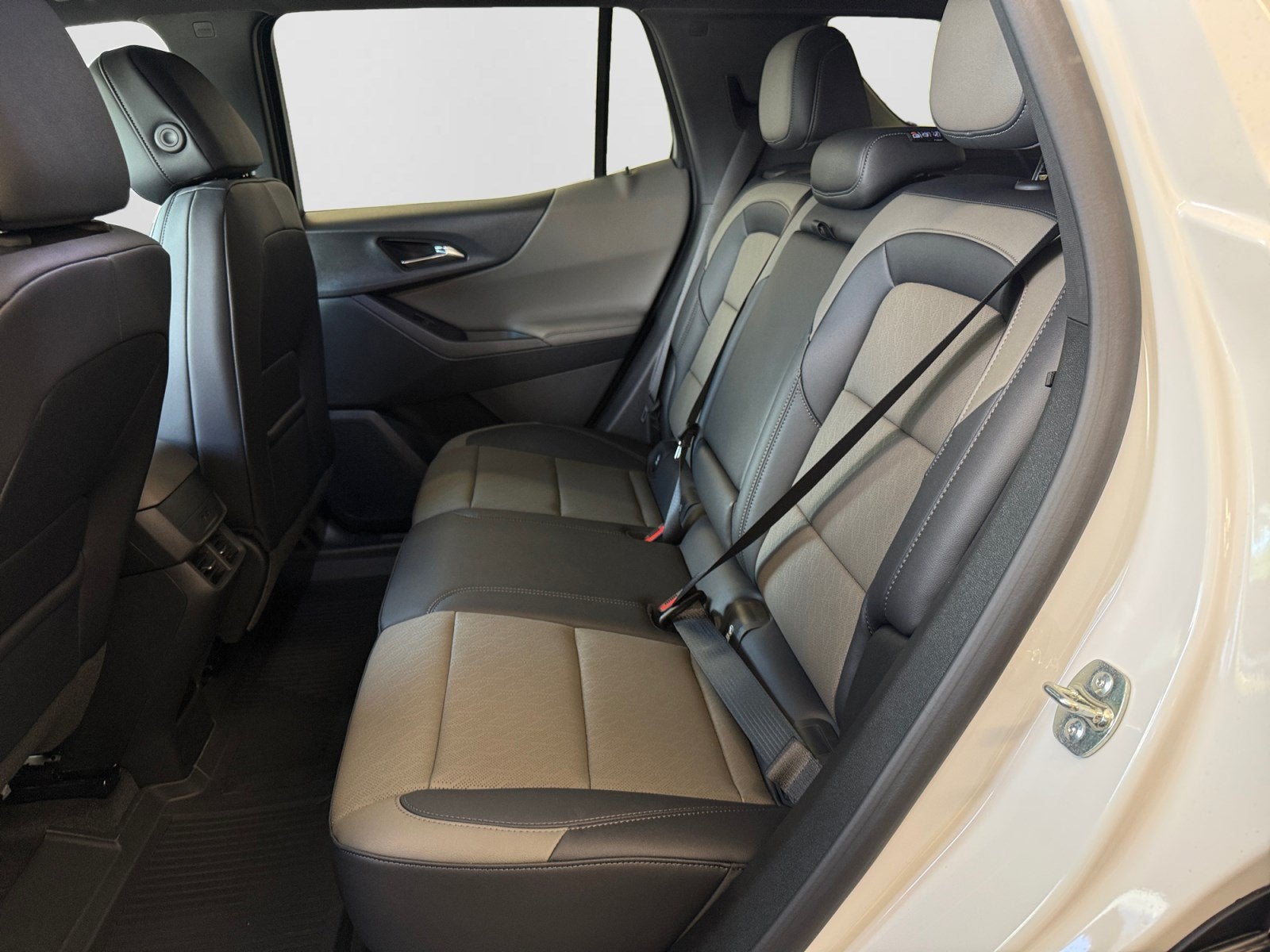 2027 Chevrolet Equinox FWD LT