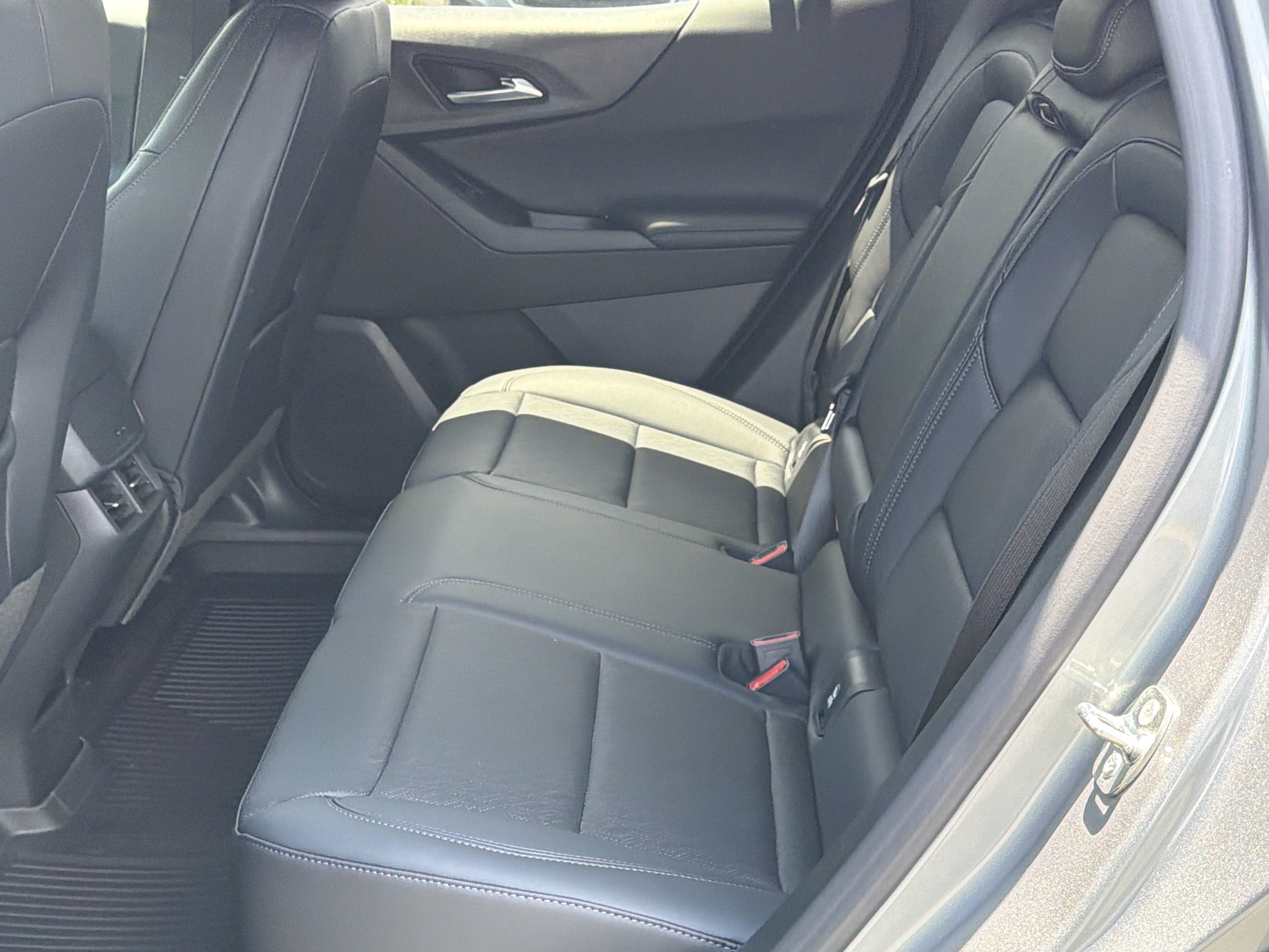 2027 Chevrolet Equinox FWD LT