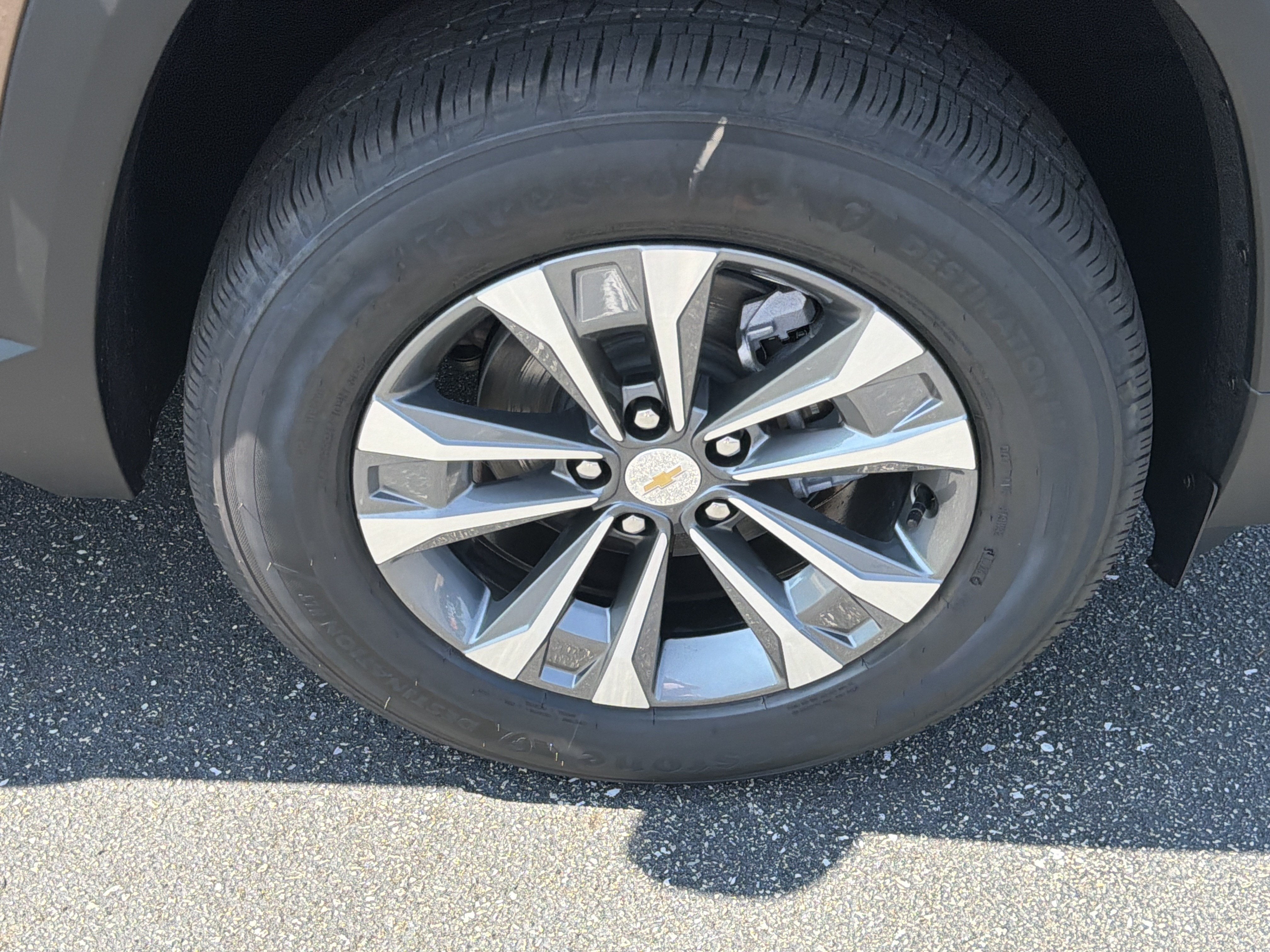 2027 Chevrolet Equinox FWD LT