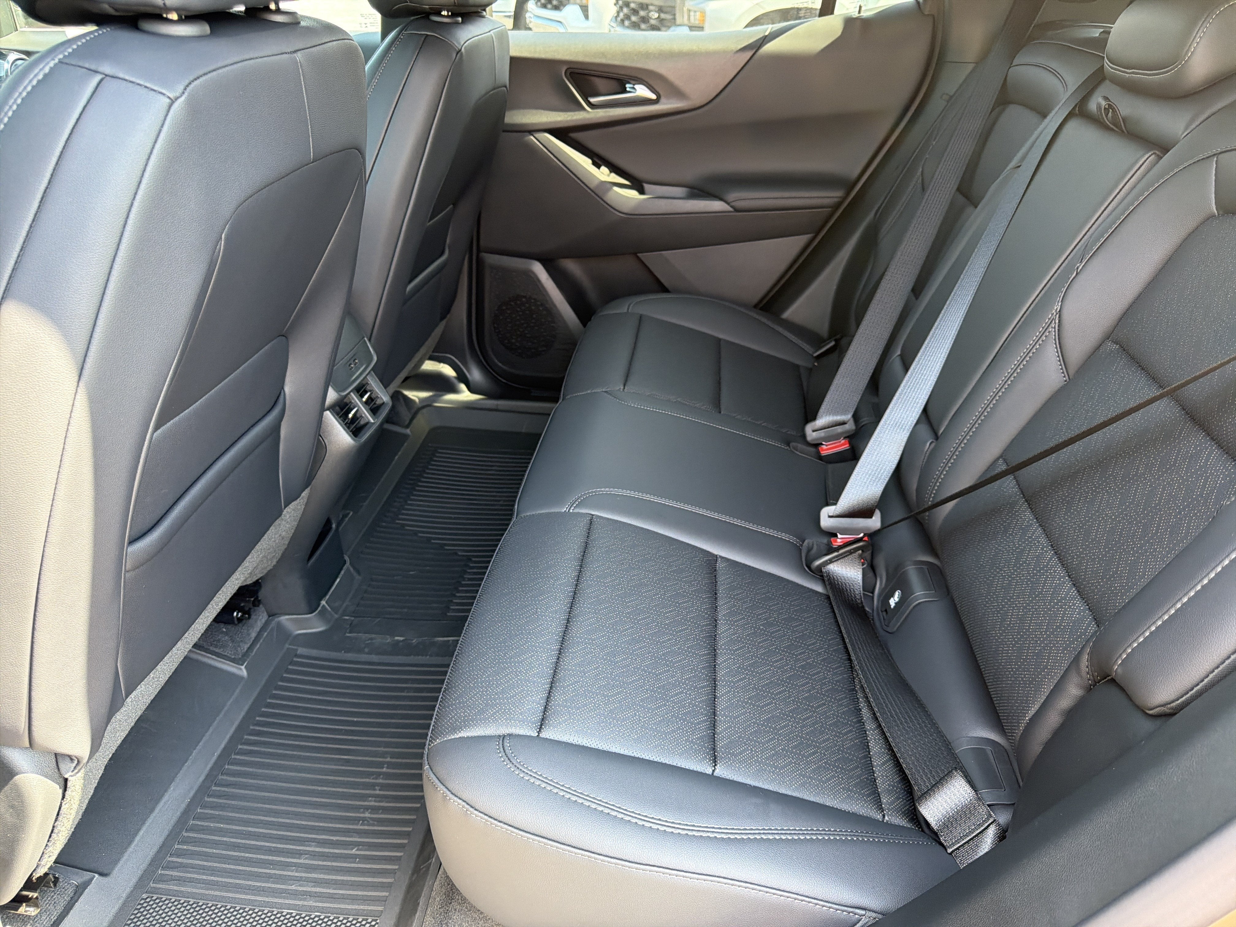 2027 Chevrolet Equinox FWD LT