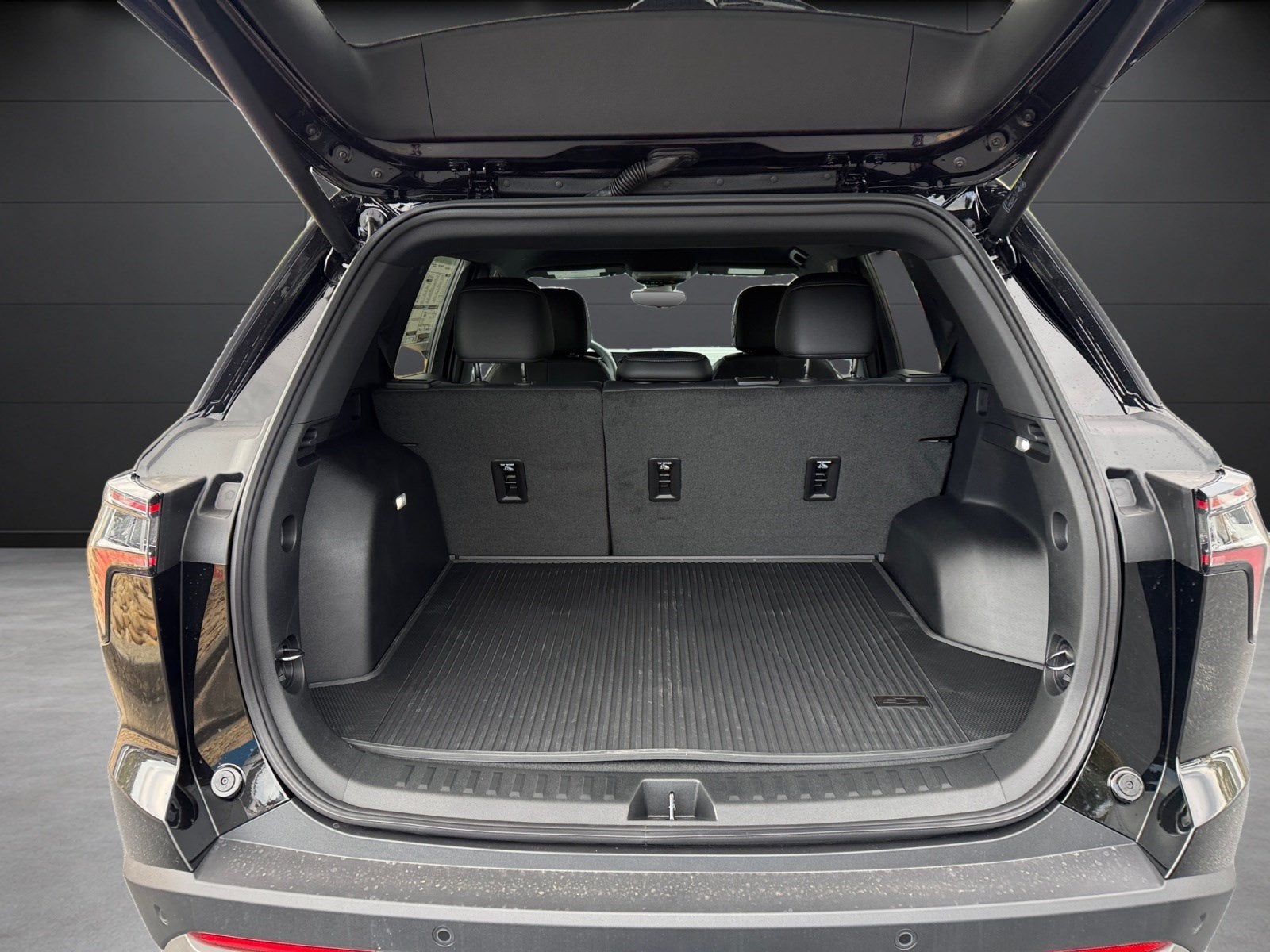 2027 Chevrolet Equinox FWD LT