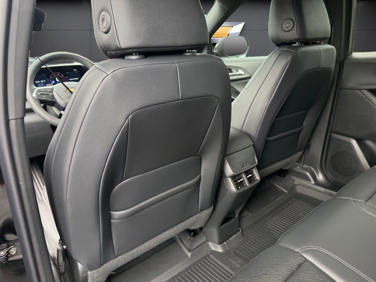 2027 Chevrolet Equinox FWD LT