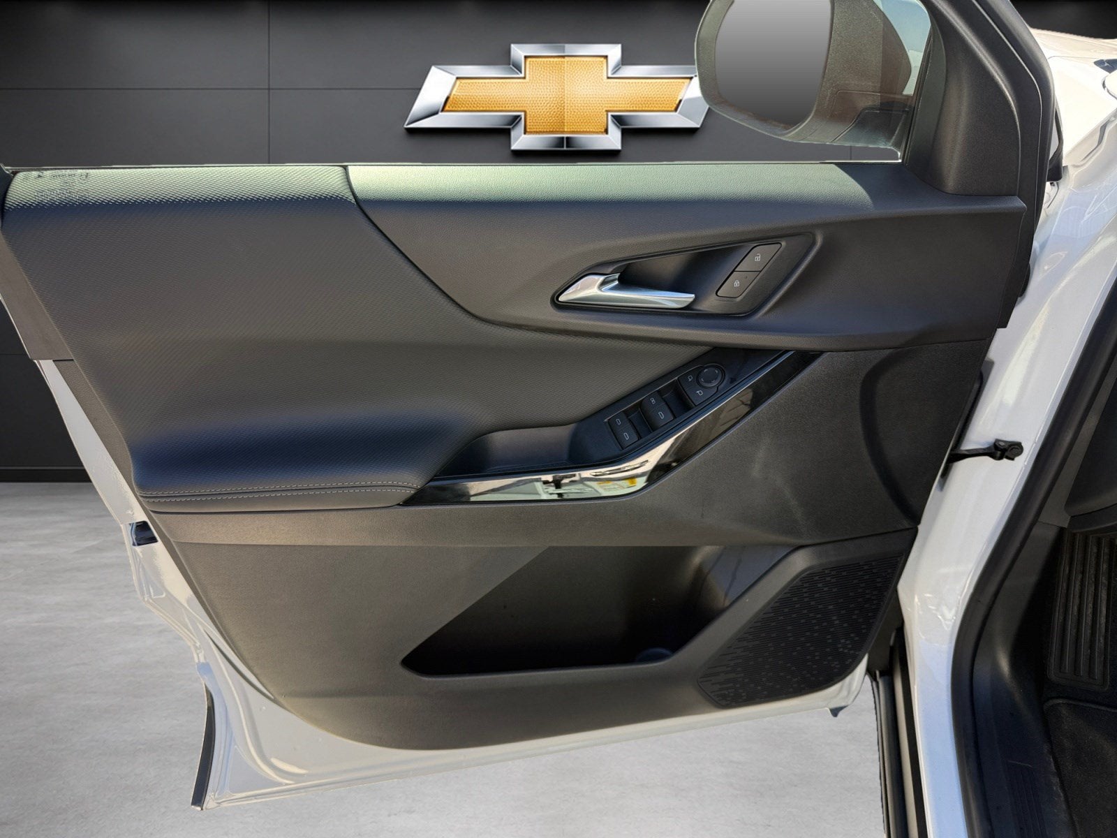 2027 Chevrolet Equinox FWD LT