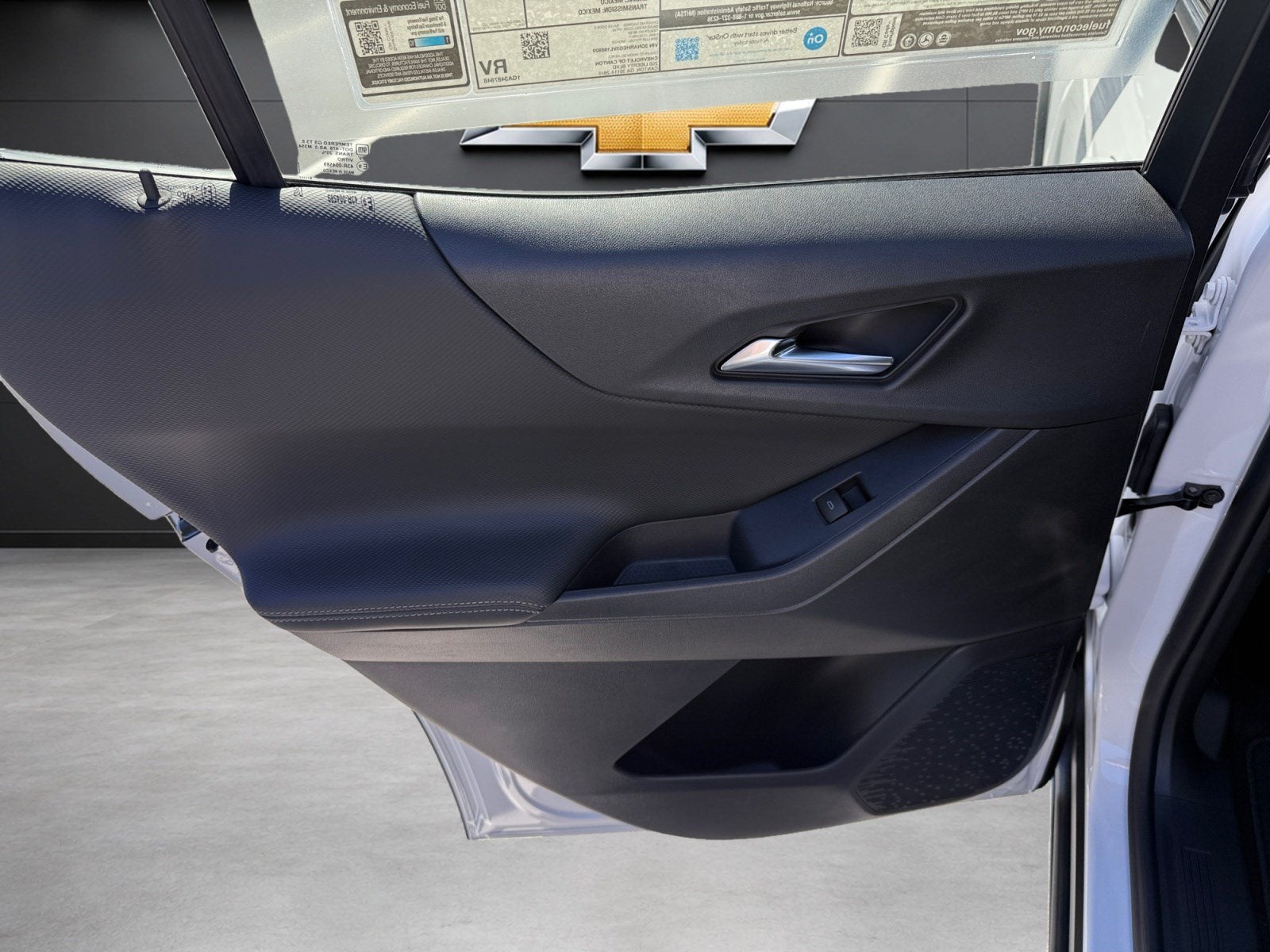 2027 Chevrolet Equinox FWD LT
