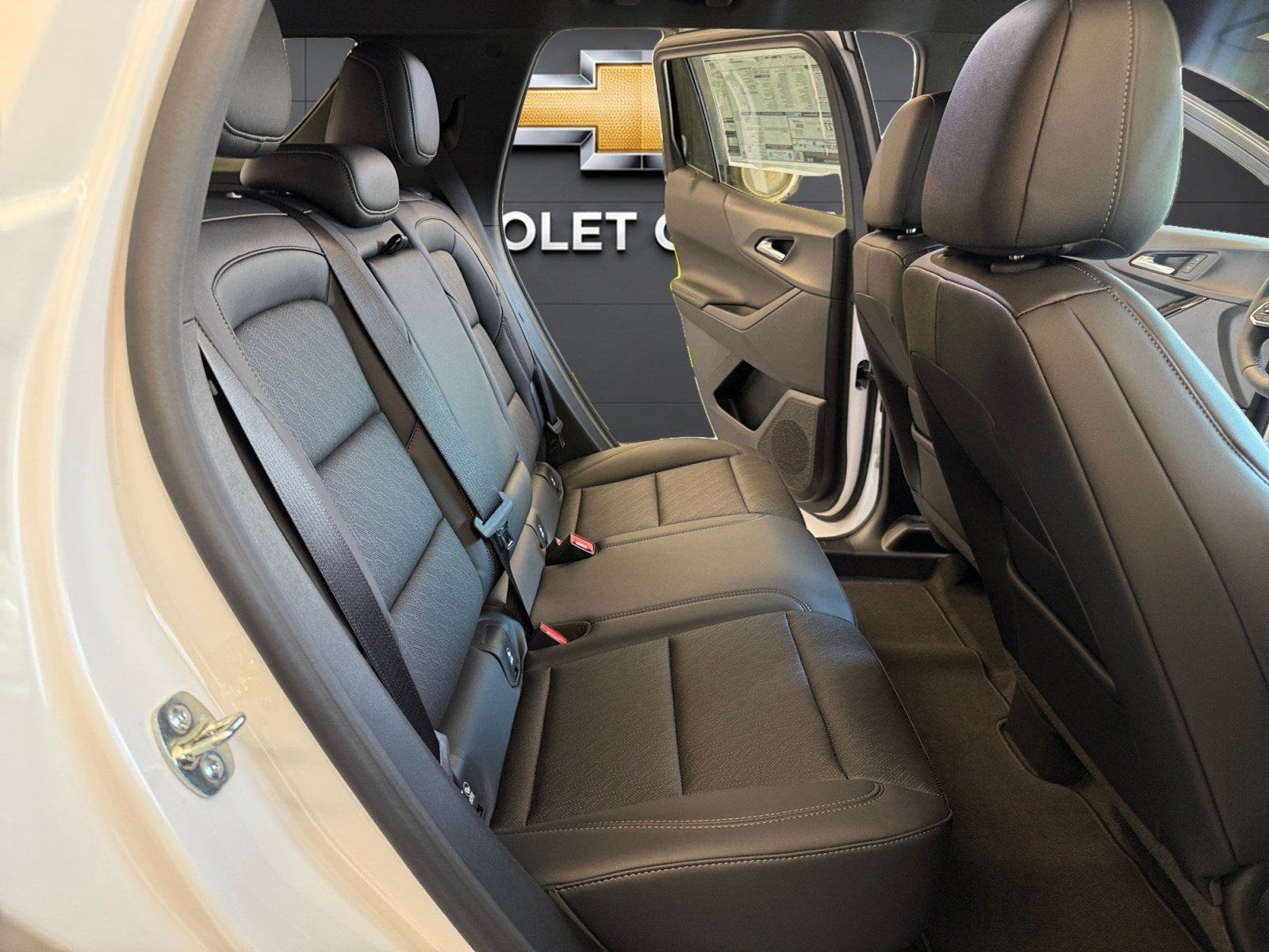 2027 Chevrolet Equinox FWD LT