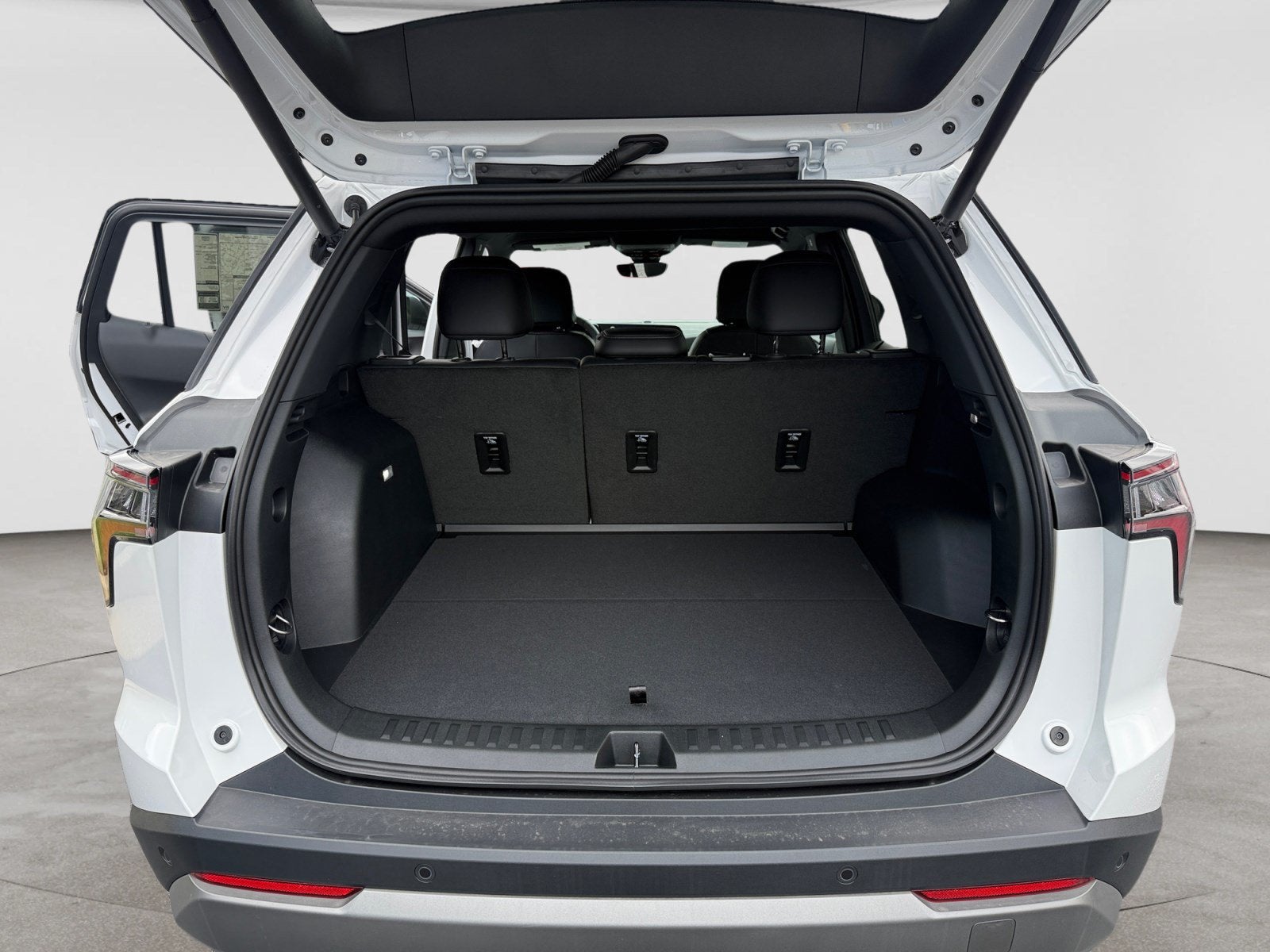 2027 Chevrolet Equinox FWD LT