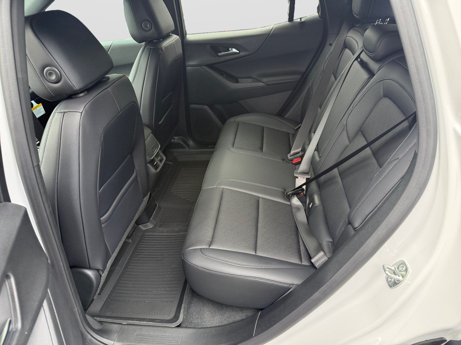 2027 Chevrolet Equinox FWD LT