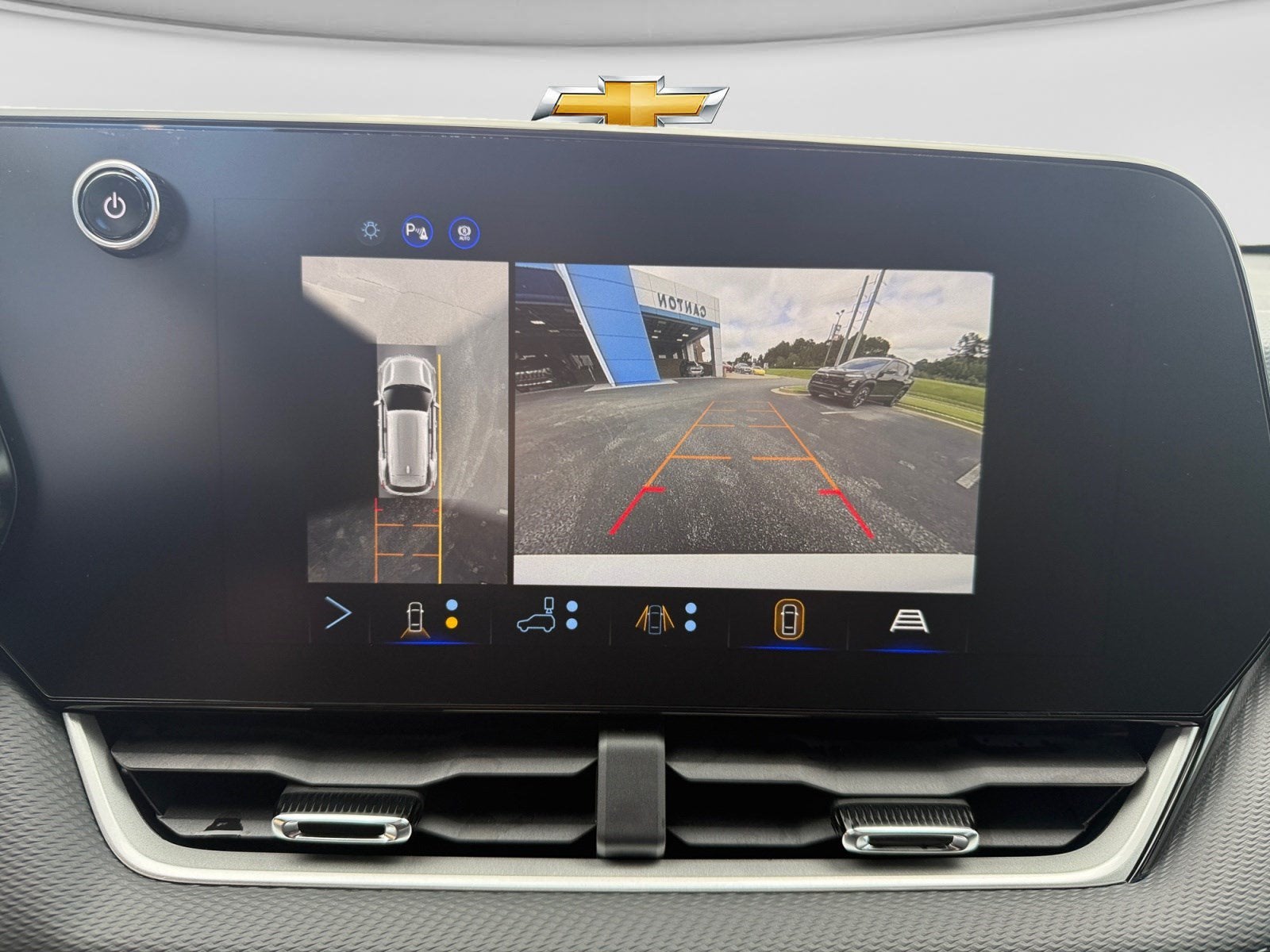 2027 Chevrolet Equinox FWD LT