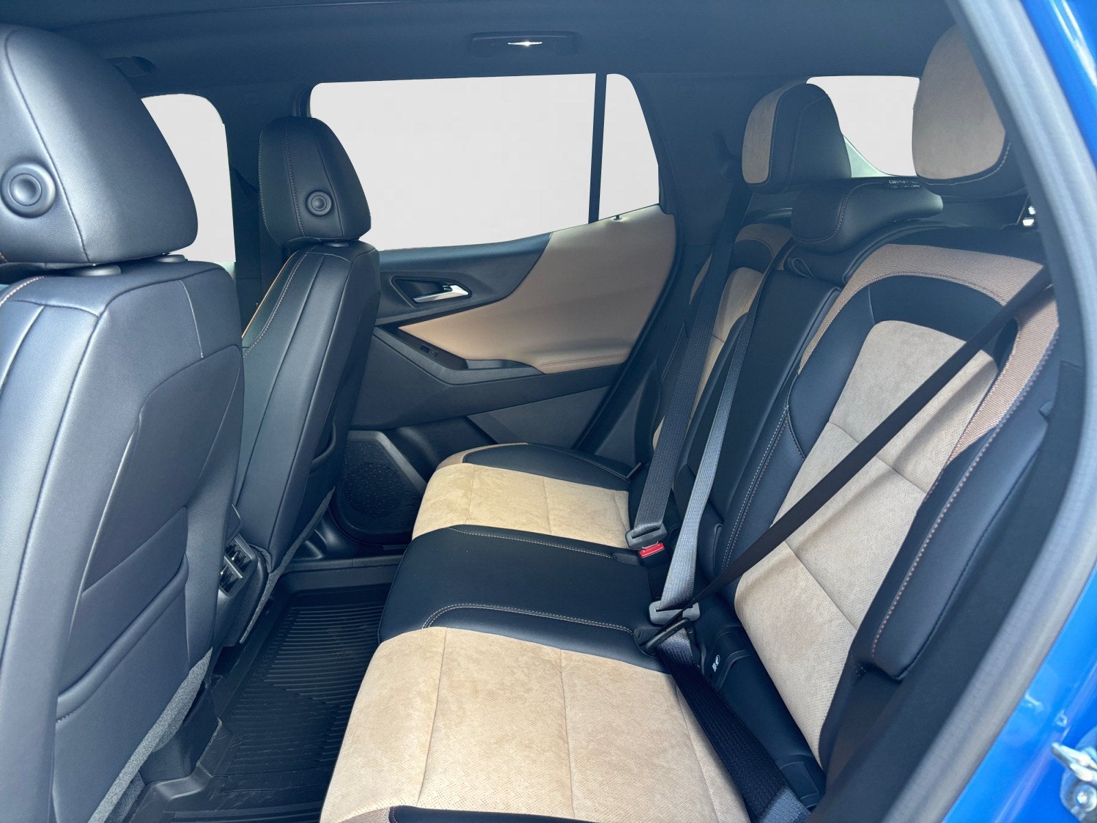 2027 Chevrolet Equinox AWD ACTIV