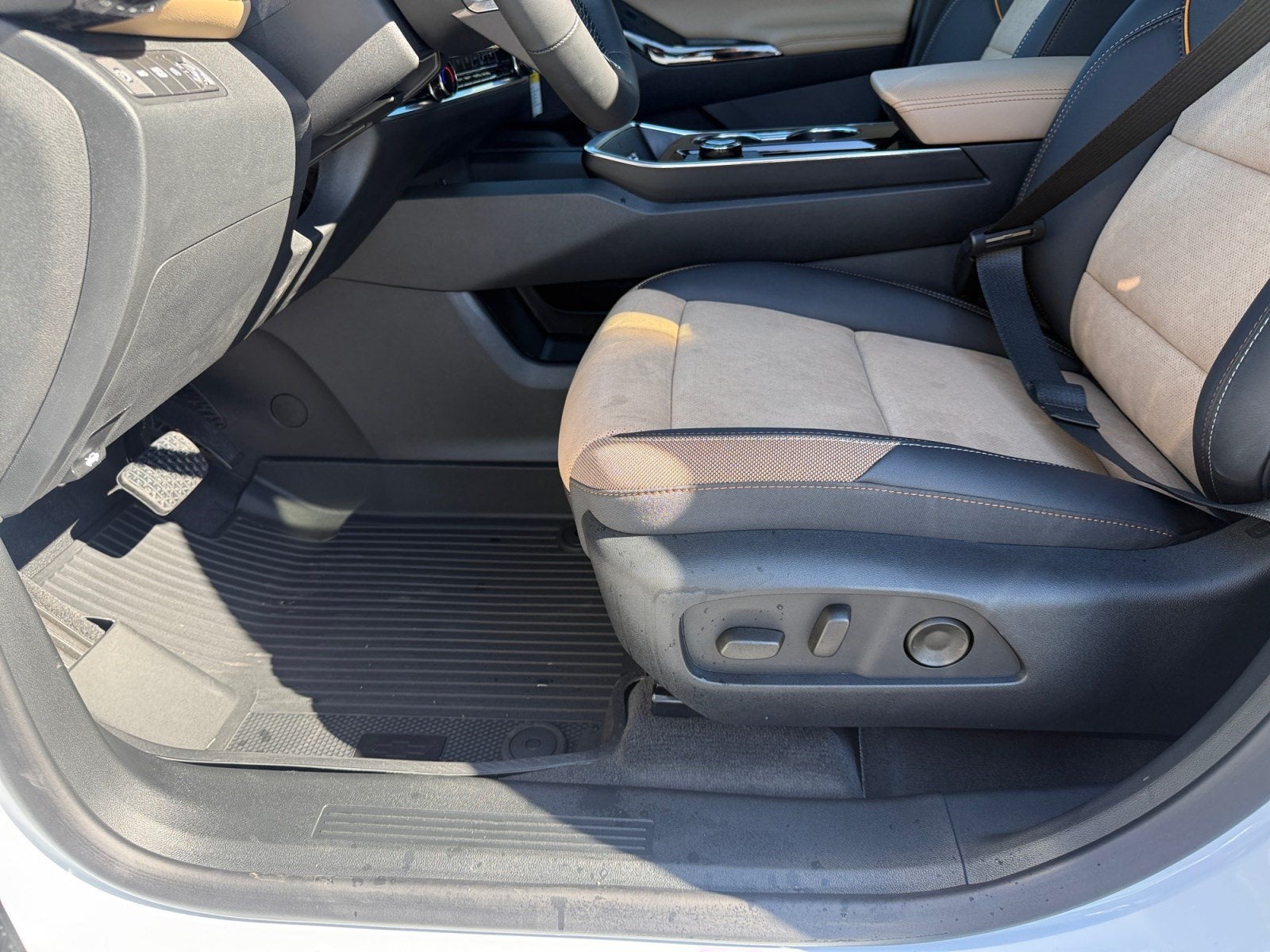 2027 Chevrolet Equinox AWD ACTIV