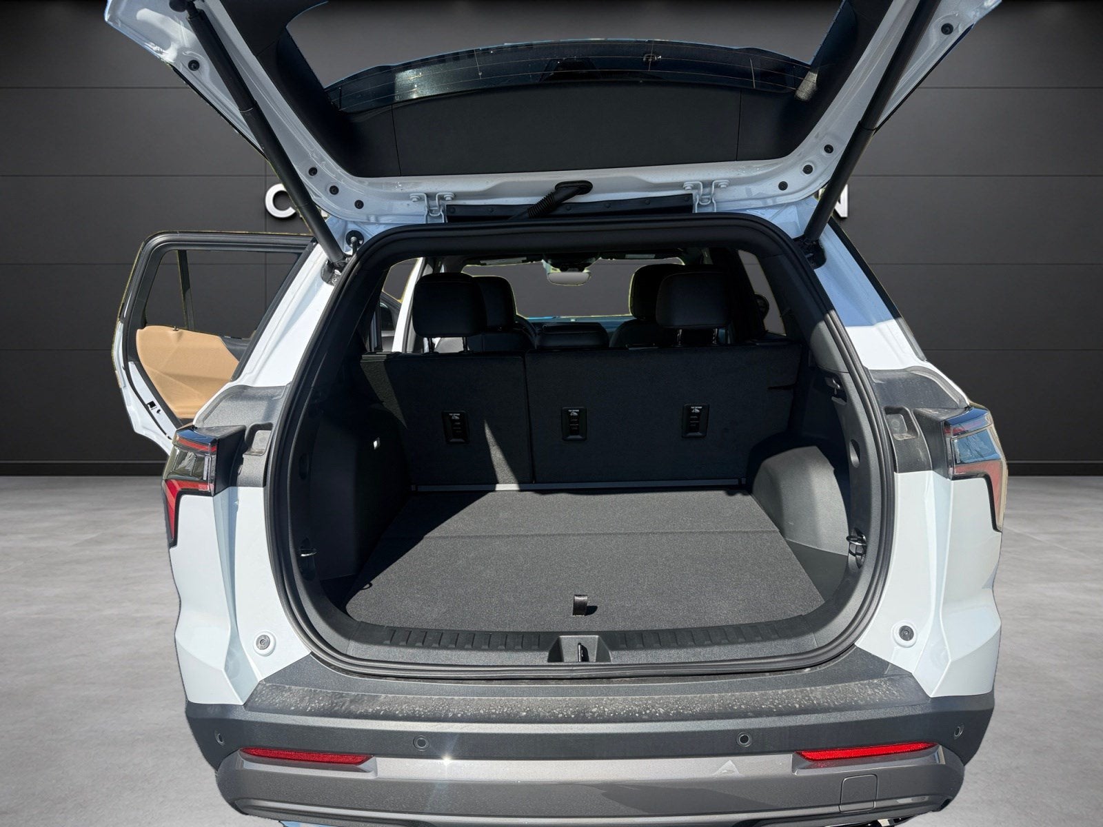 2027 Chevrolet Equinox AWD ACTIV