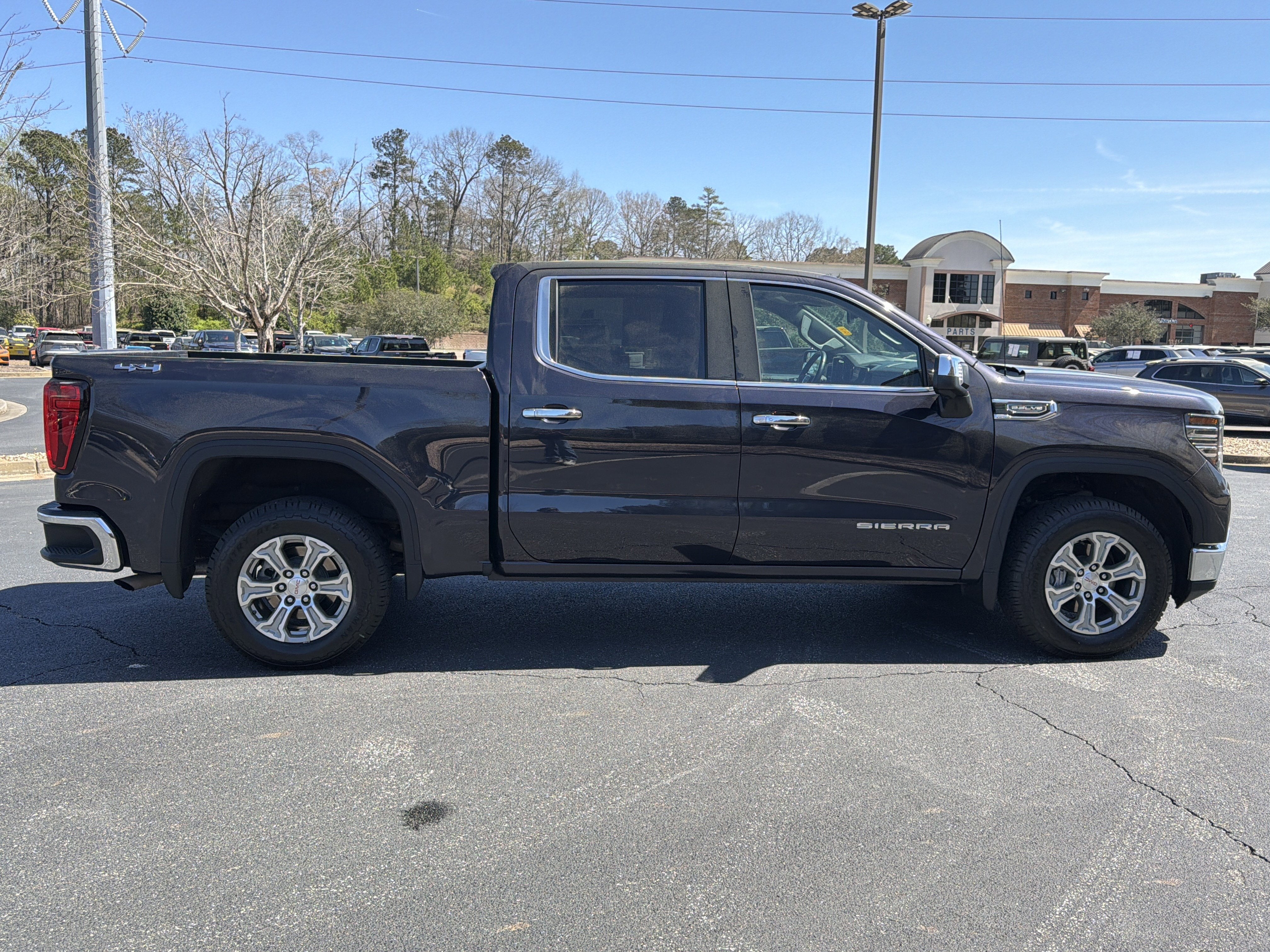 2025 GMC Sierra 1500 SLT