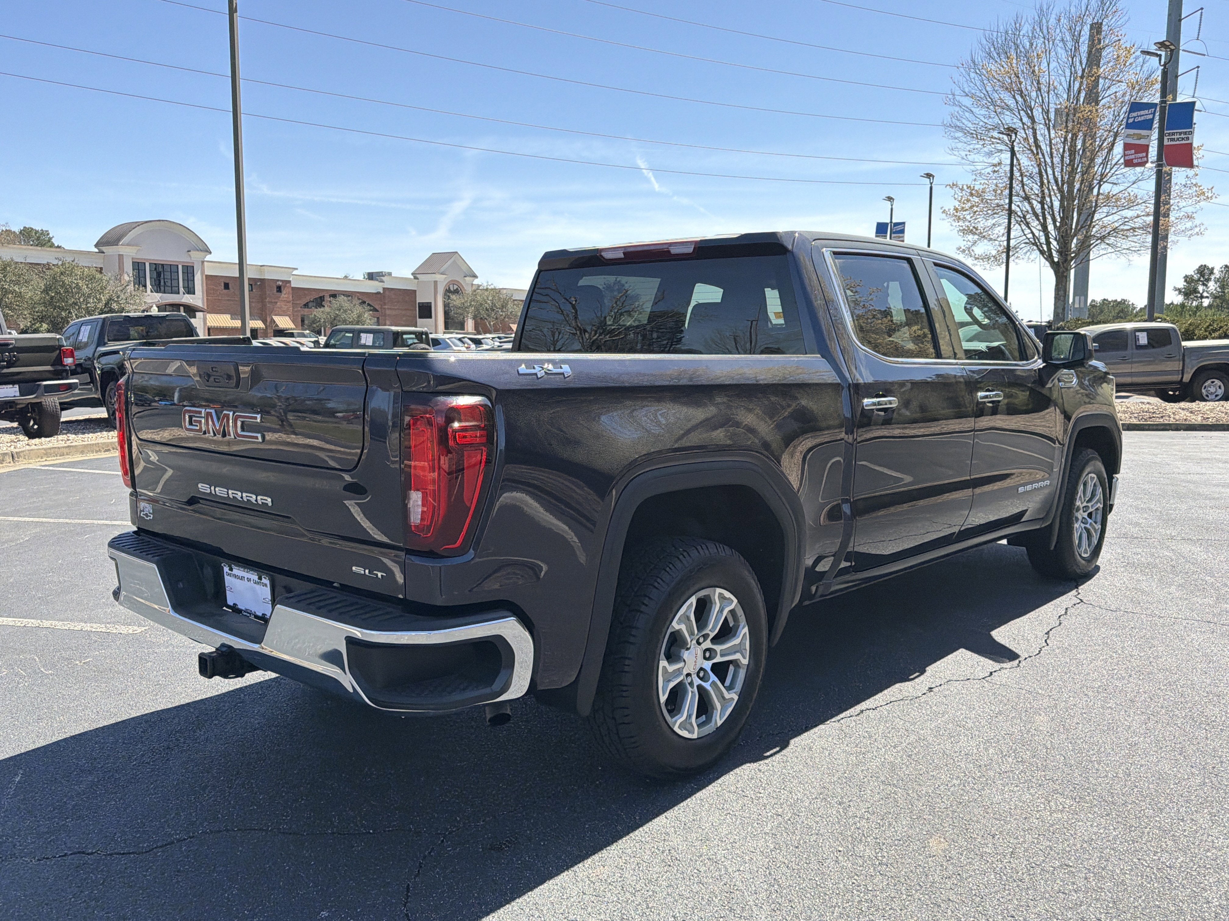 2025 GMC Sierra 1500 SLT