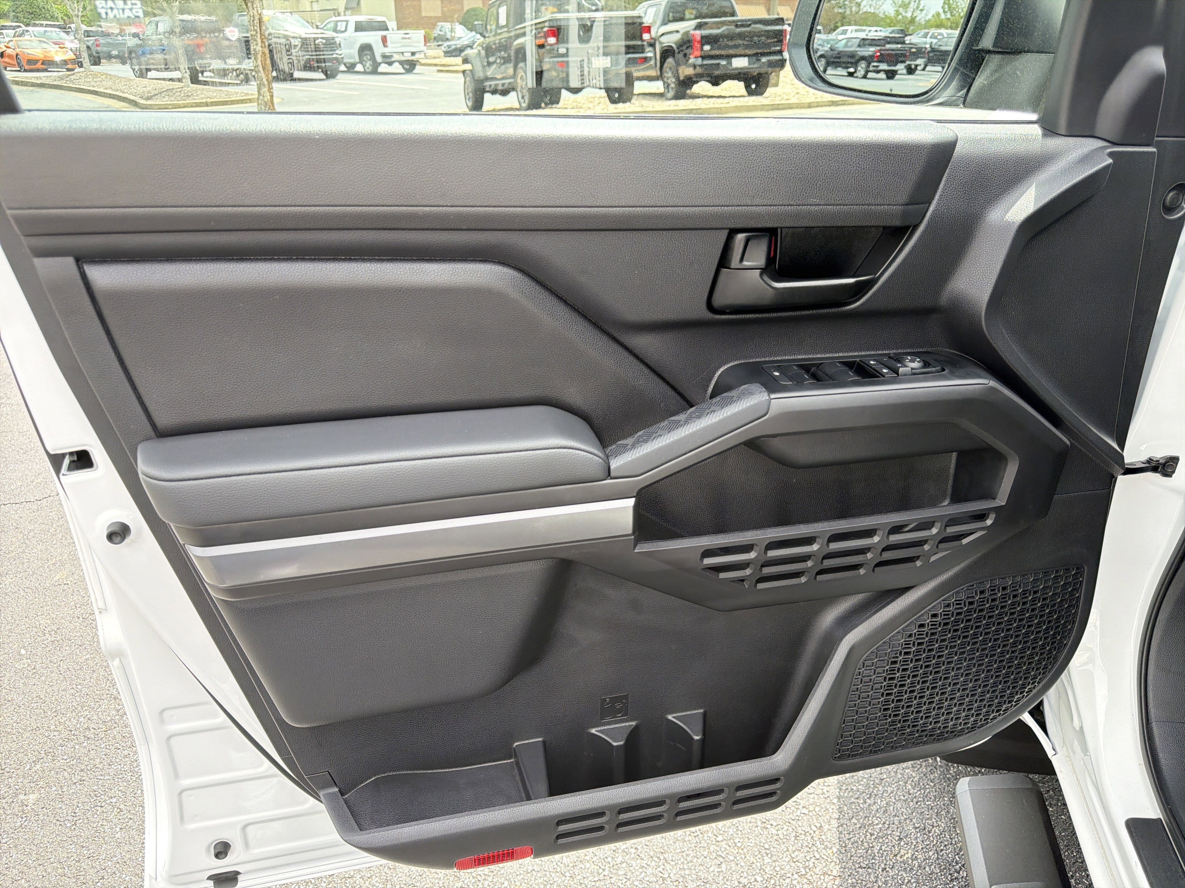 2025 Toyota Tacoma 2WD SR5