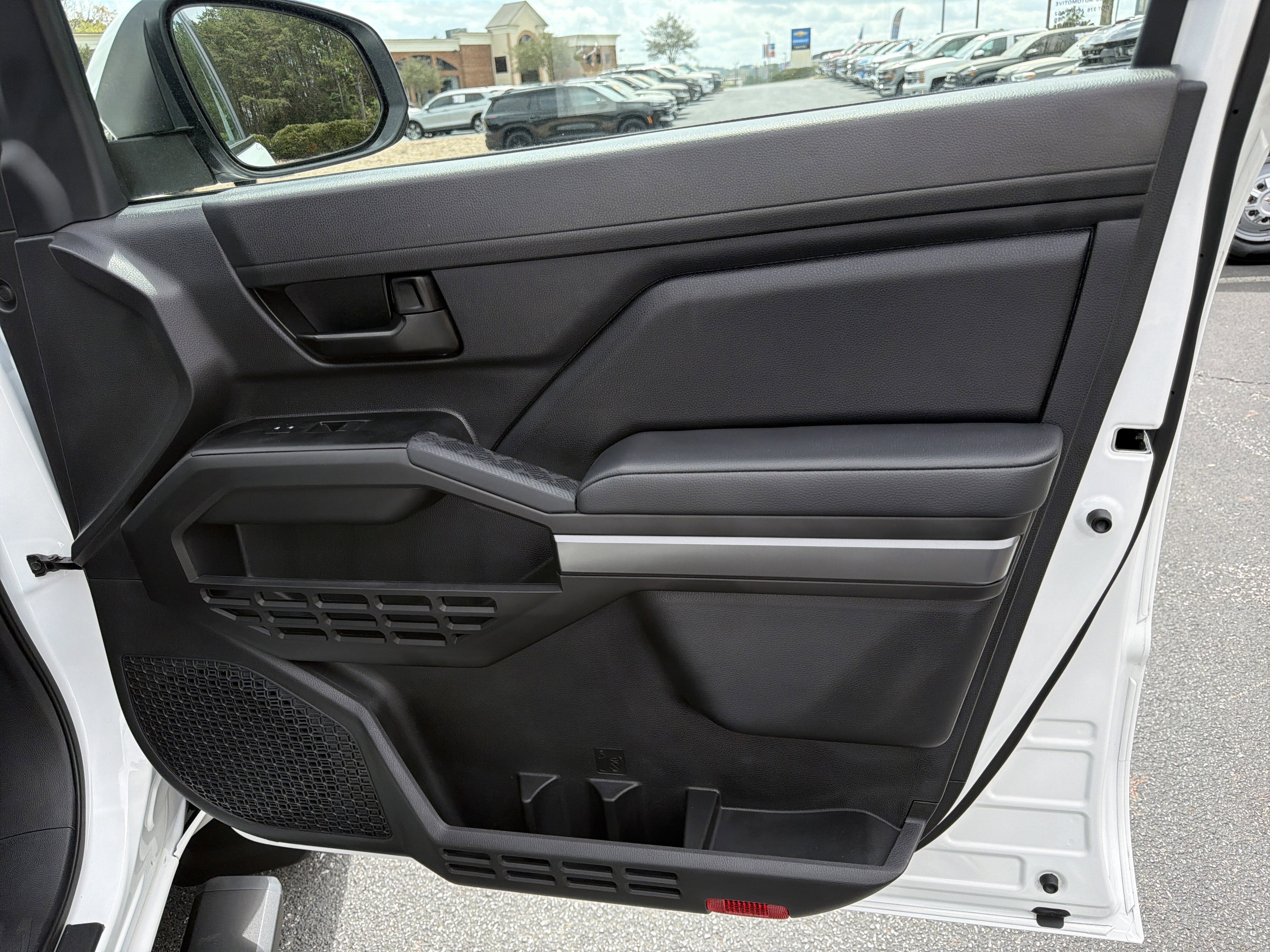 2025 Toyota Tacoma 2WD SR5