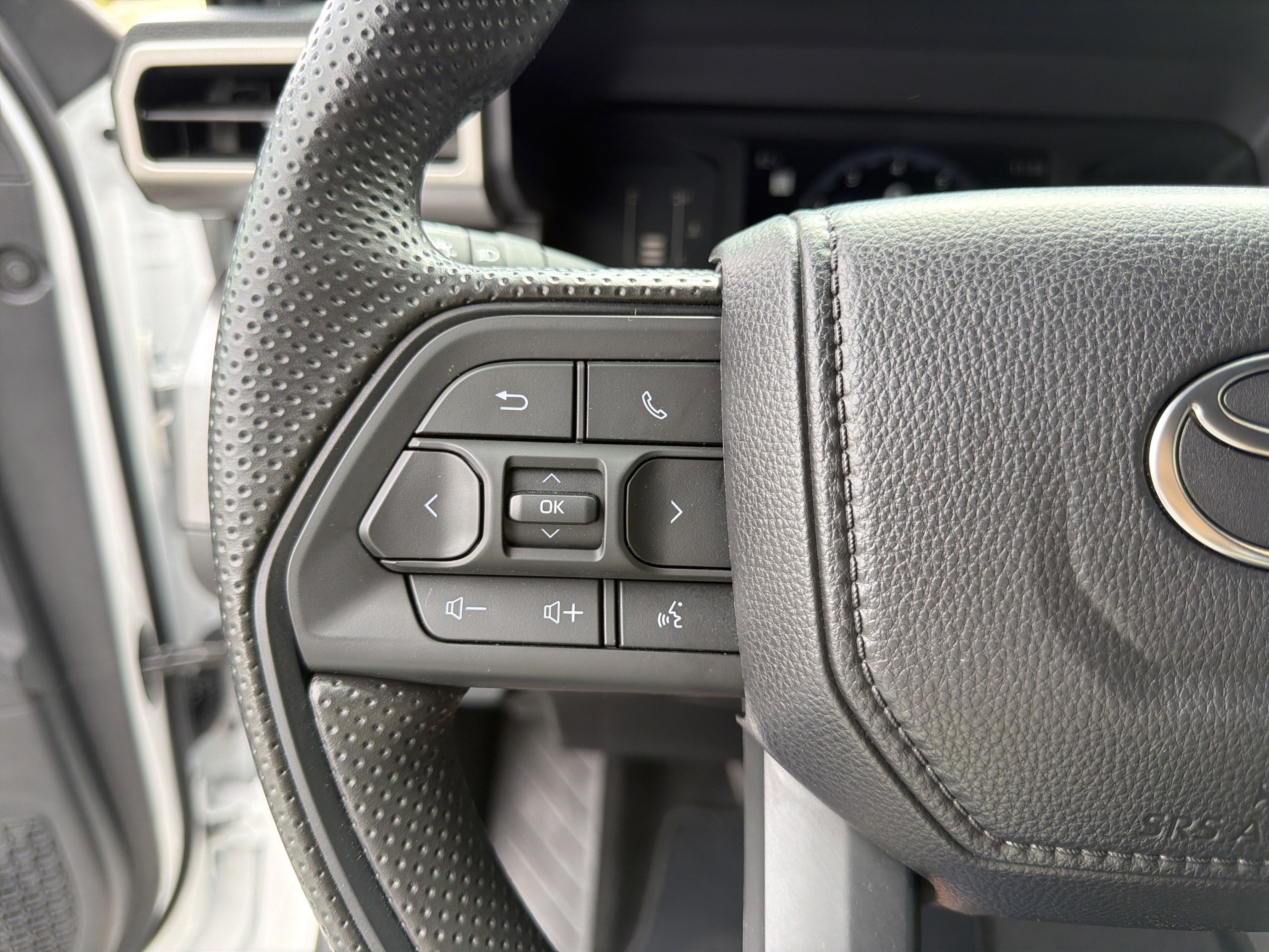 2025 Toyota Tacoma 2WD SR5