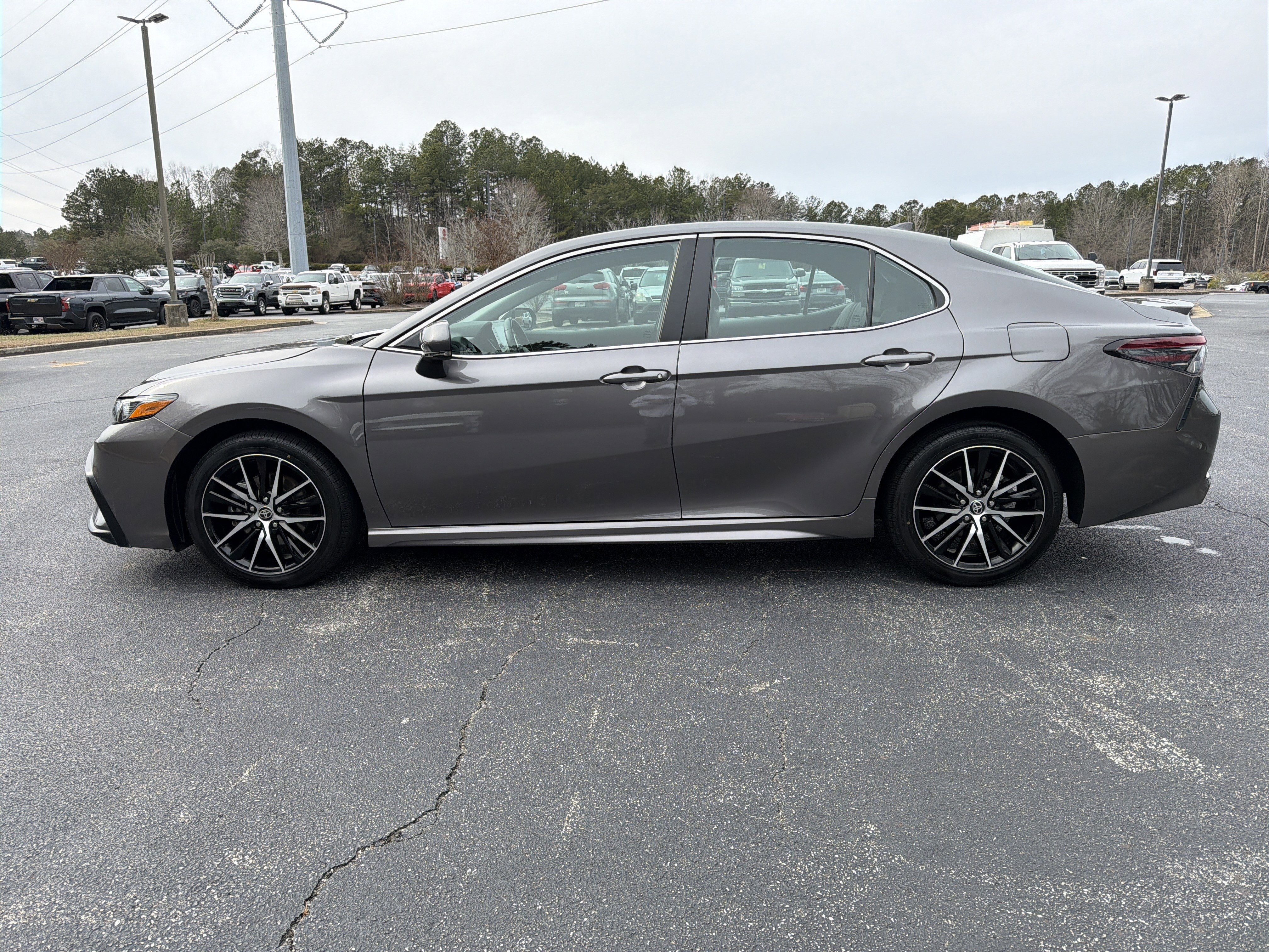 2024 Toyota Camry SE