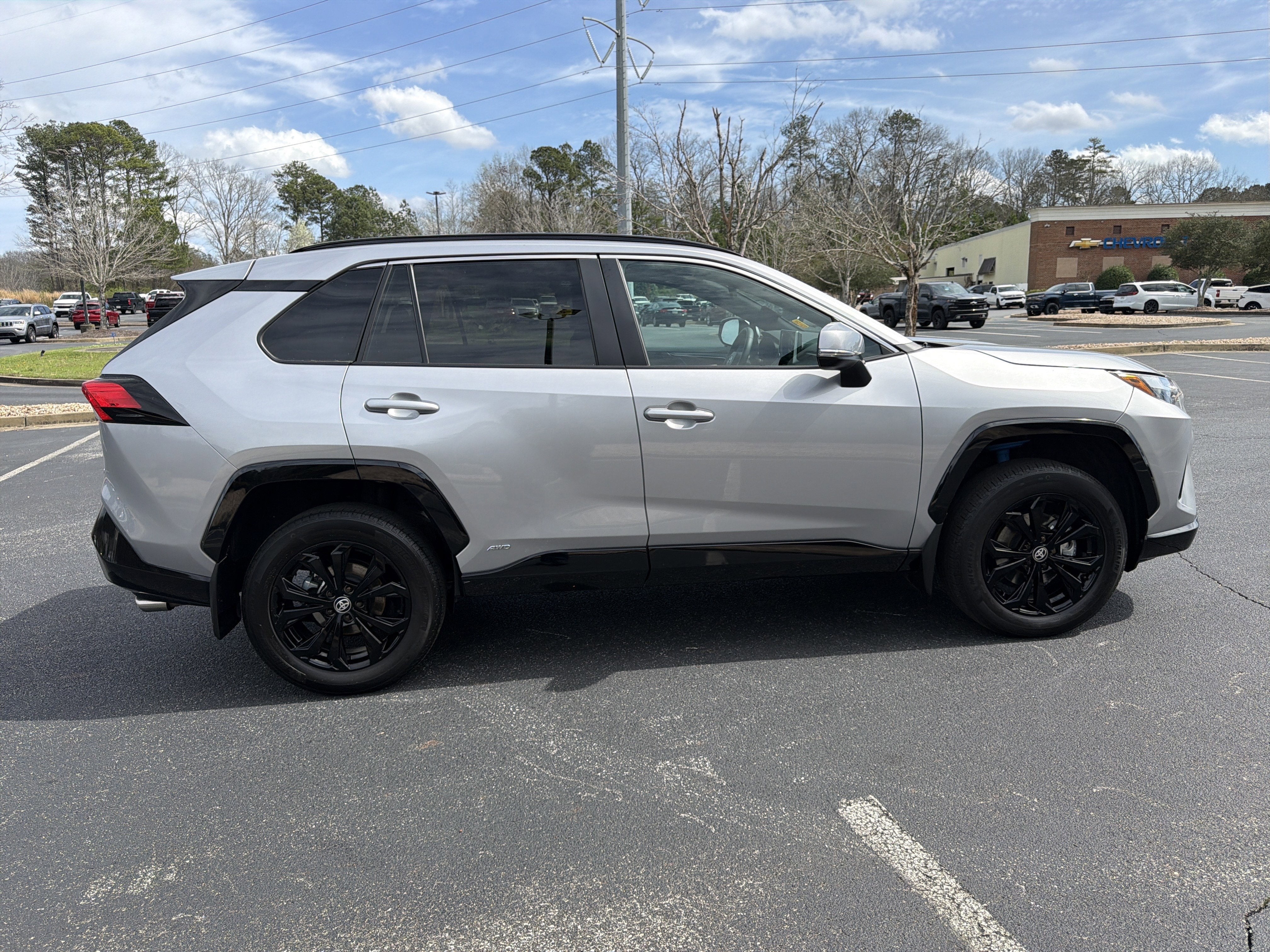 2024 Toyota RAV4 Hybrid SE