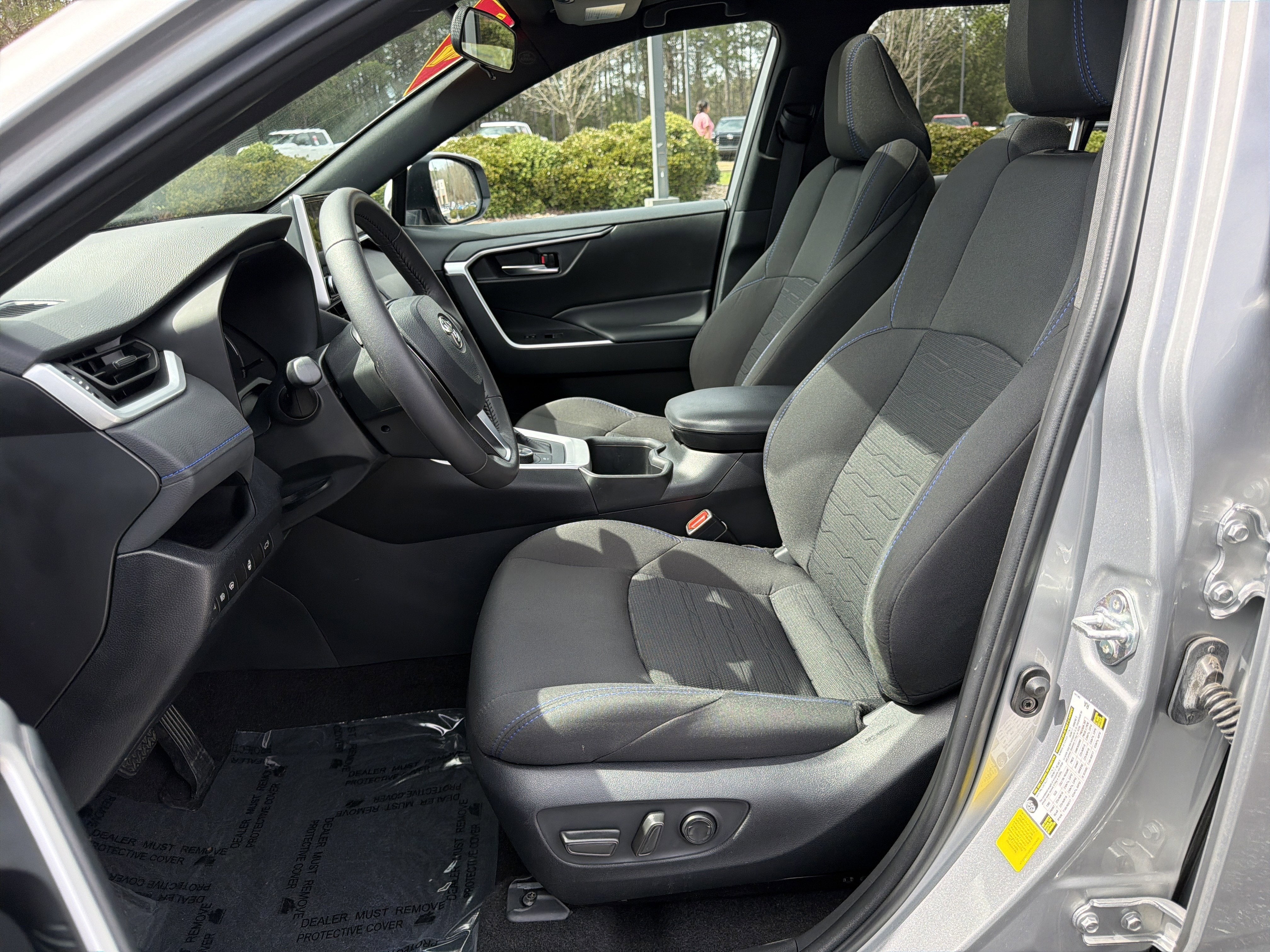 2024 Toyota RAV4 Hybrid SE