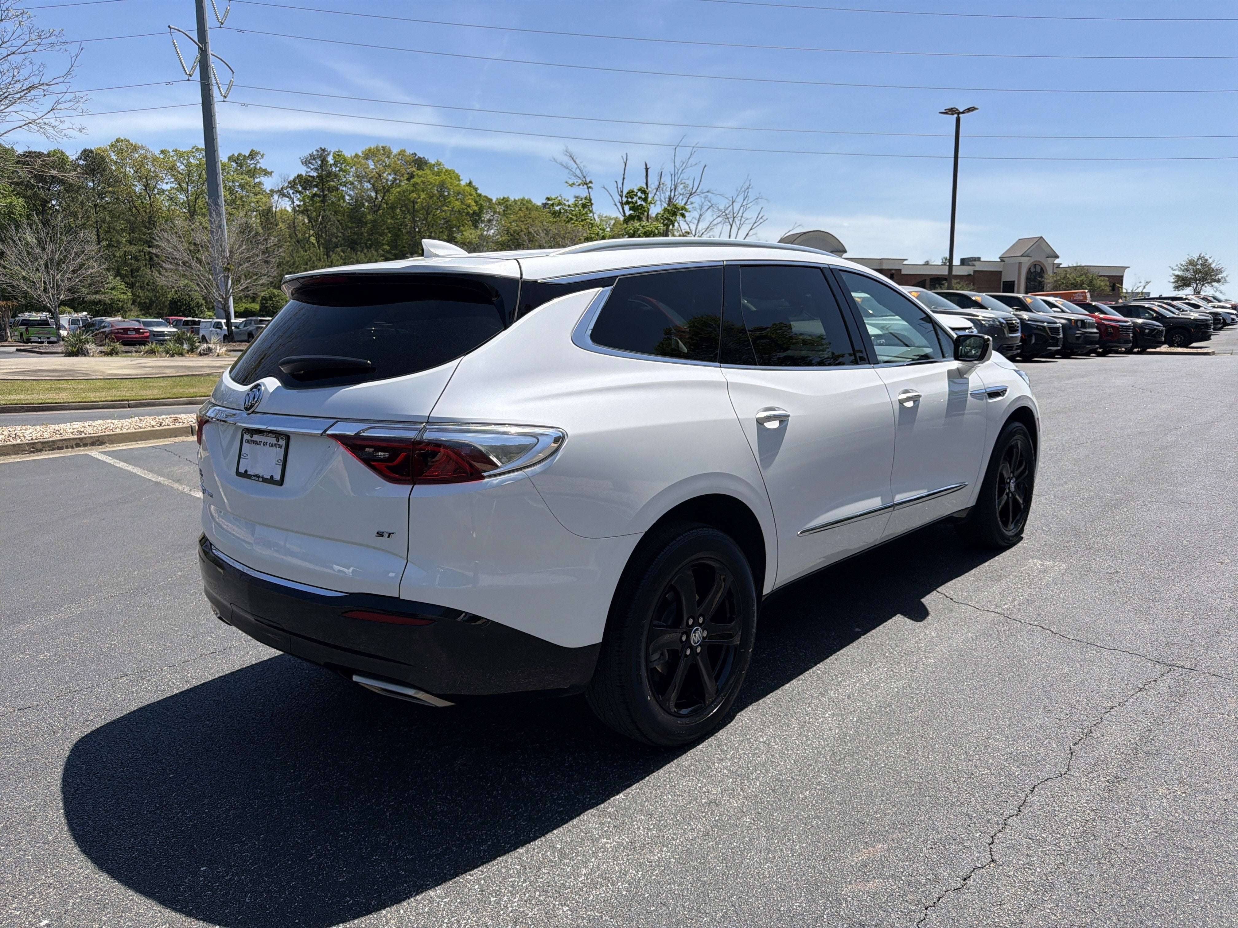 2023 Buick Enclave Essence