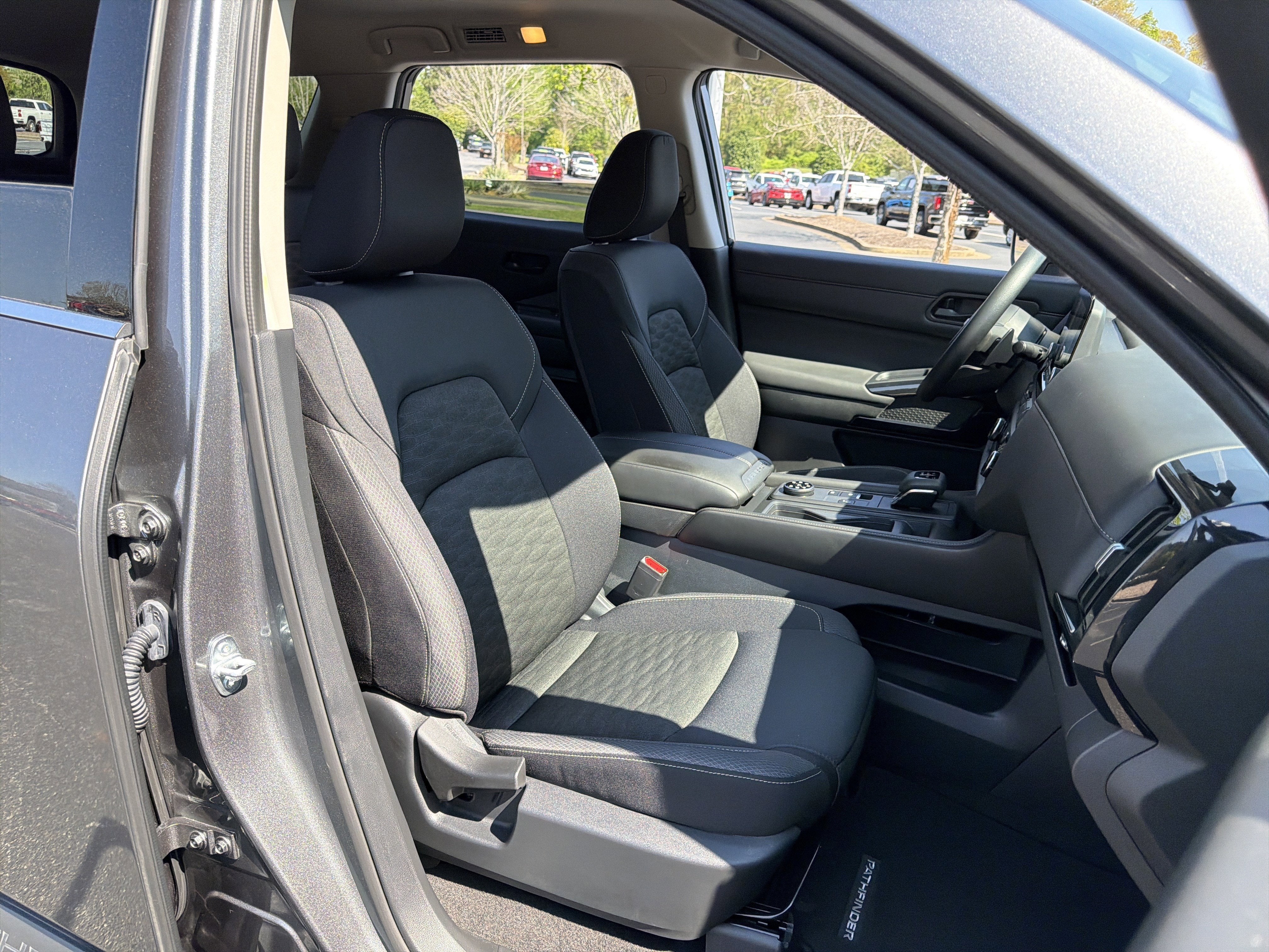 2024 Nissan Pathfinder S