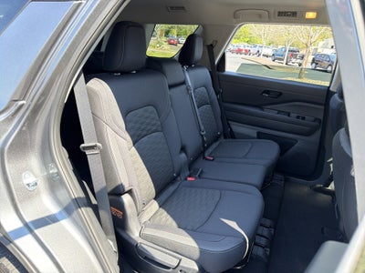 2024 Nissan Pathfinder S
