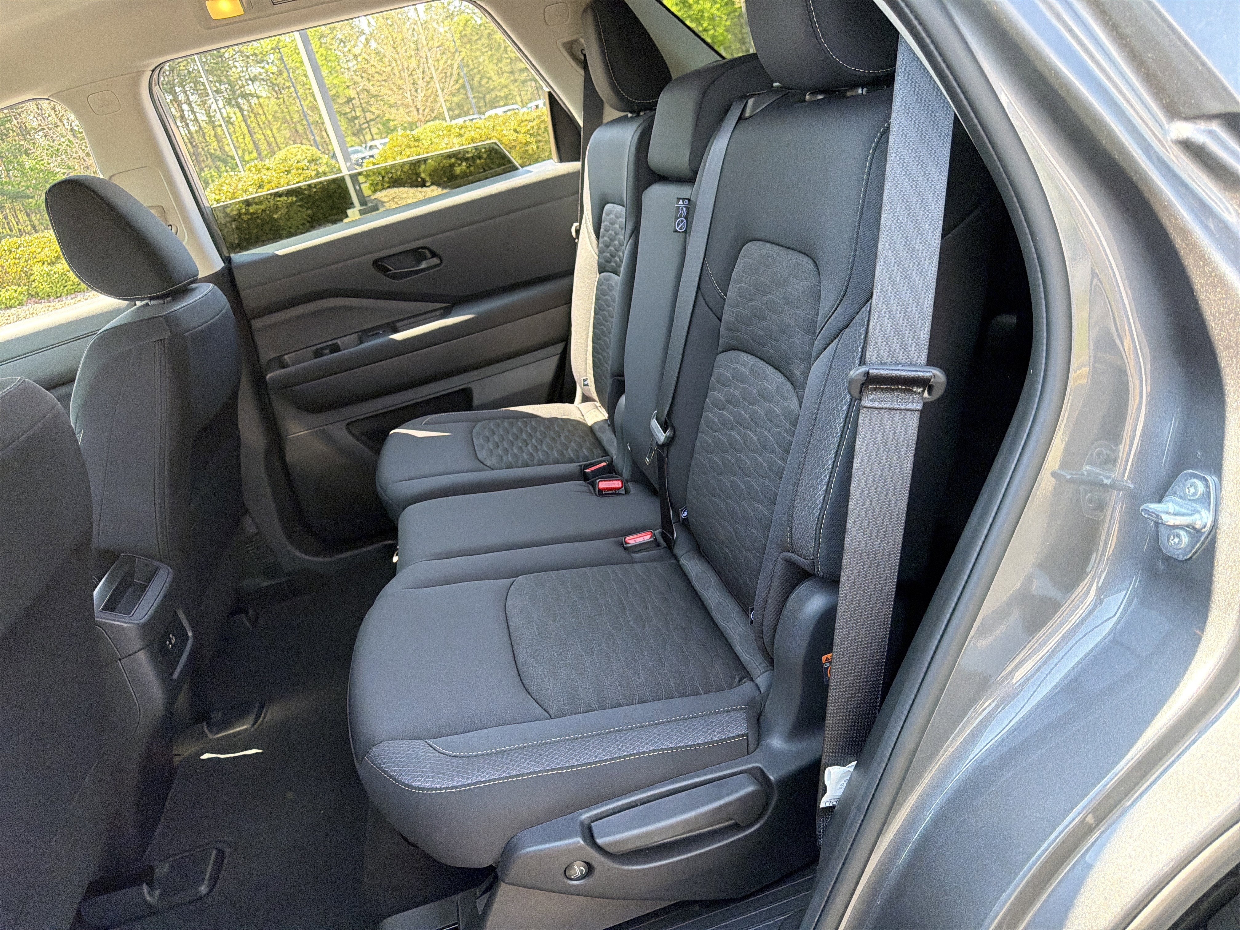 2024 Nissan Pathfinder S