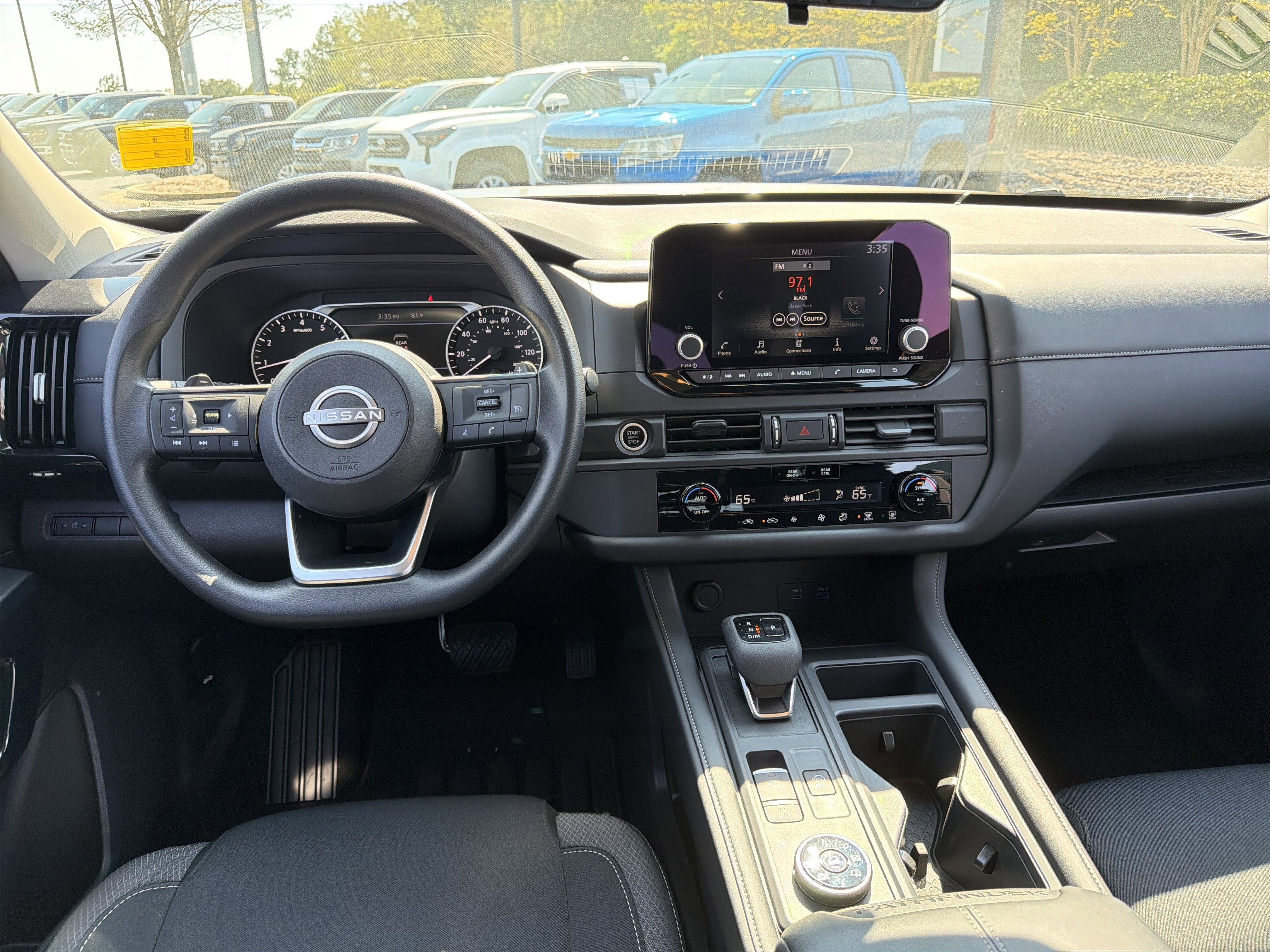 2024 Nissan Pathfinder S