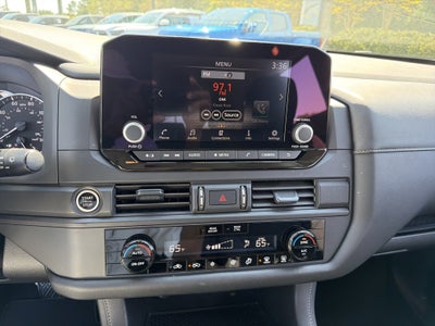 2024 Nissan Pathfinder S