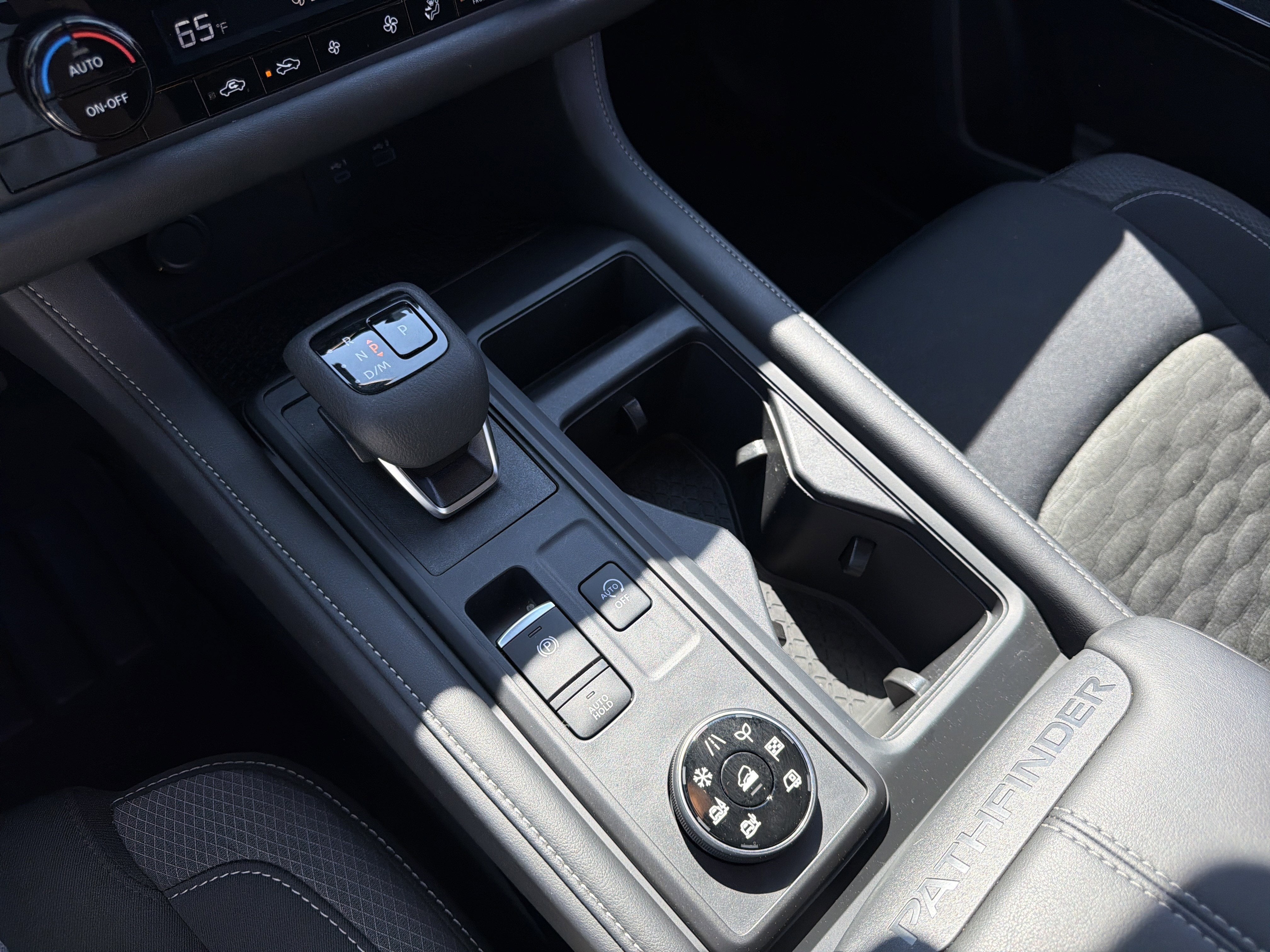2024 Nissan Pathfinder S