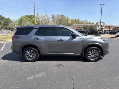 2024 Nissan Pathfinder S