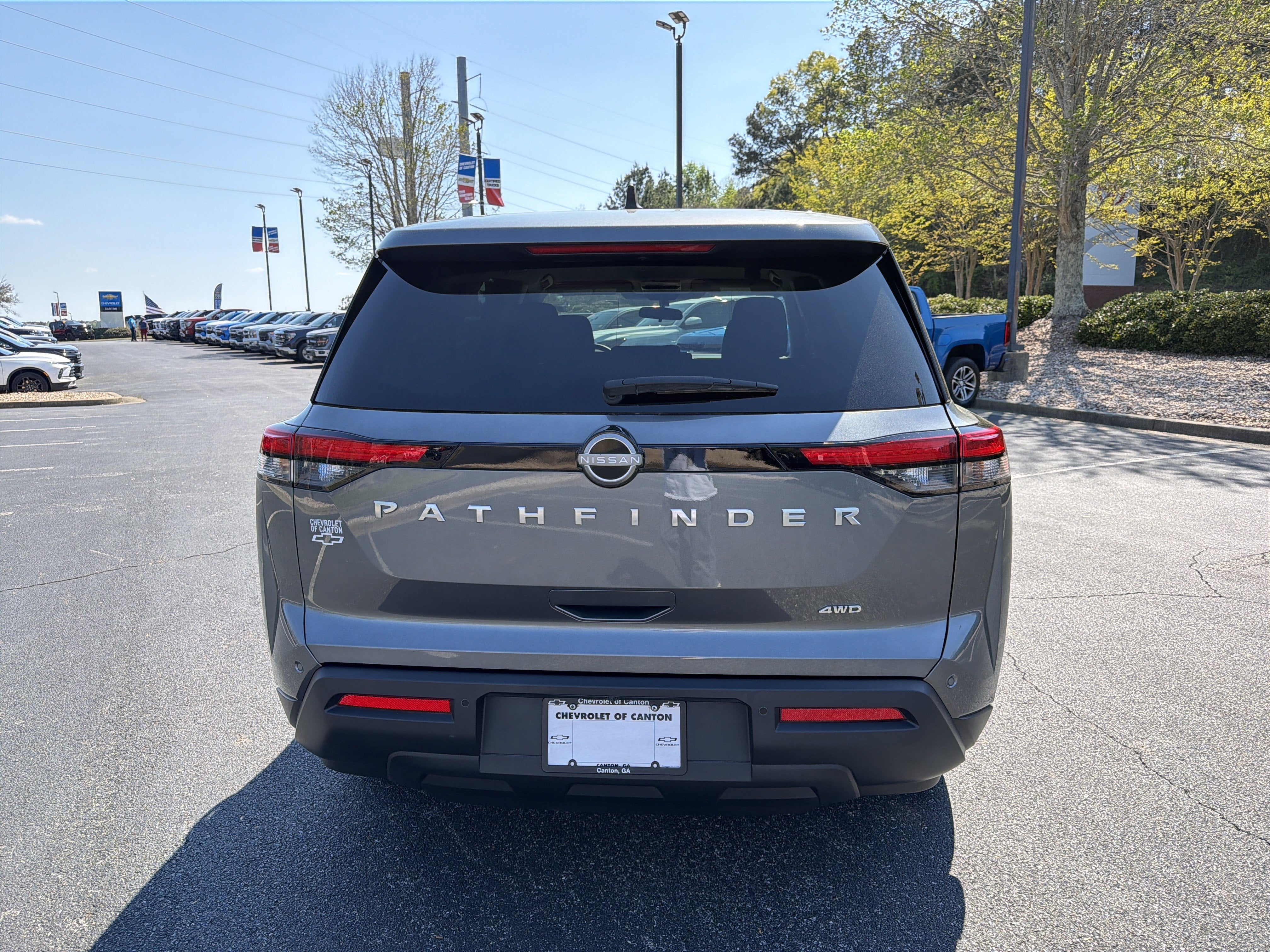 2024 Nissan Pathfinder S