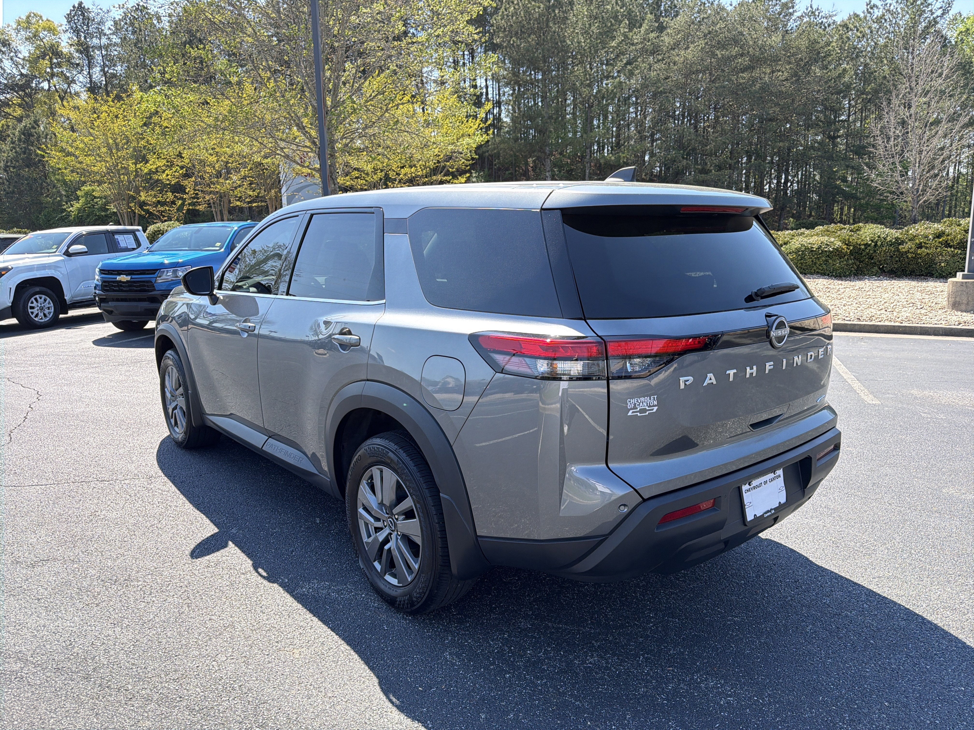2024 Nissan Pathfinder S