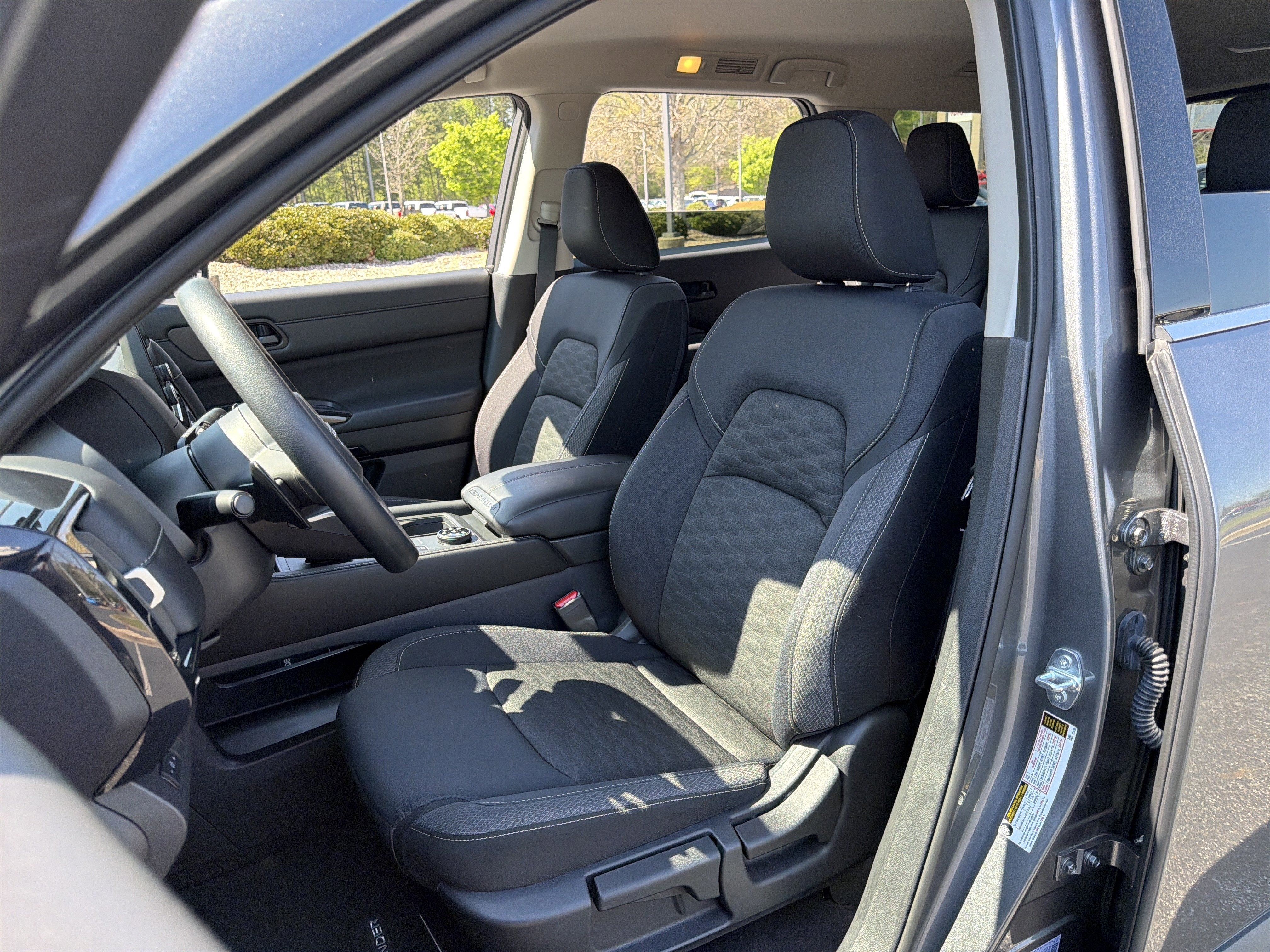 2024 Nissan Pathfinder S