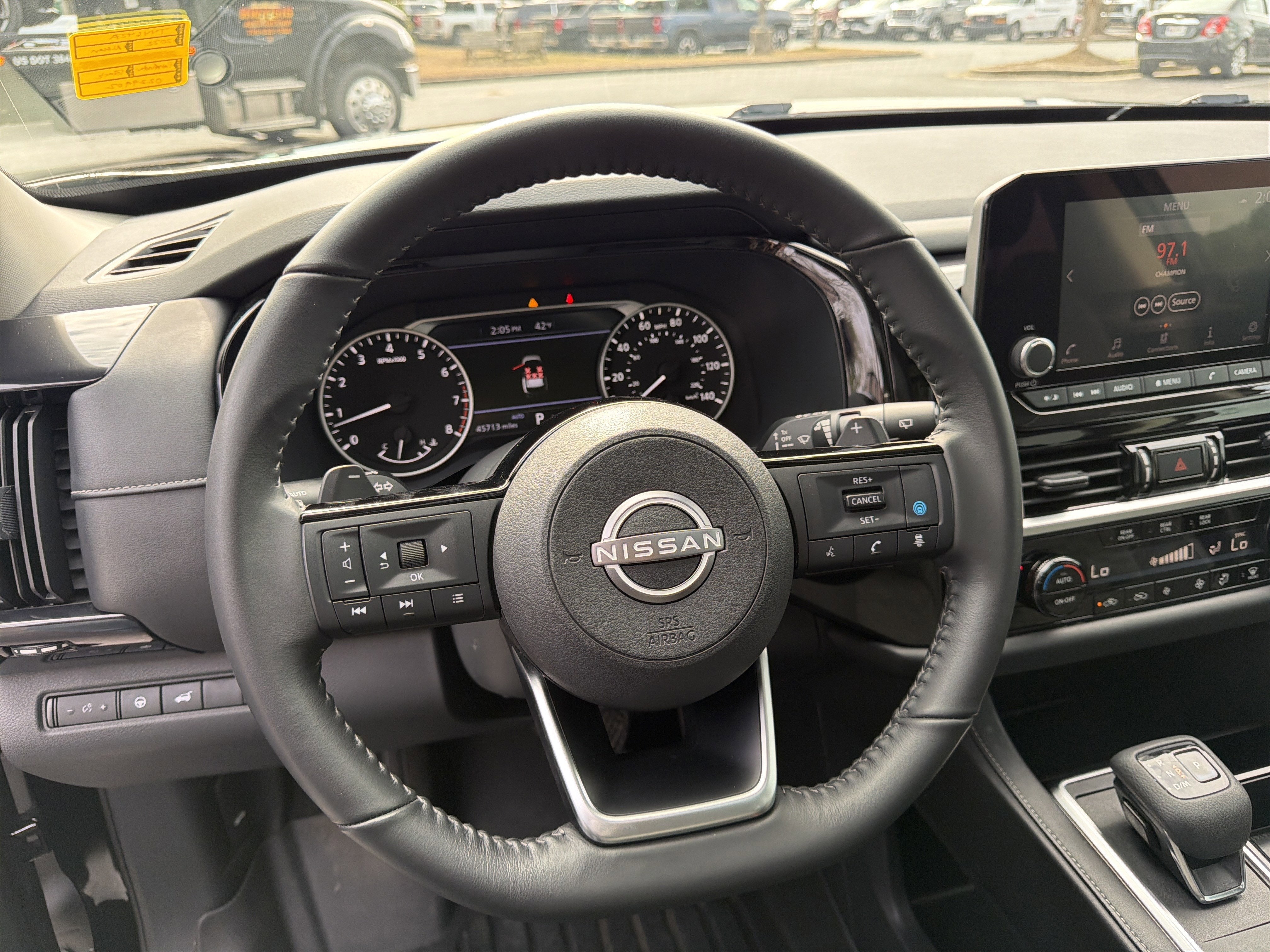 2022 Nissan Pathfinder SV