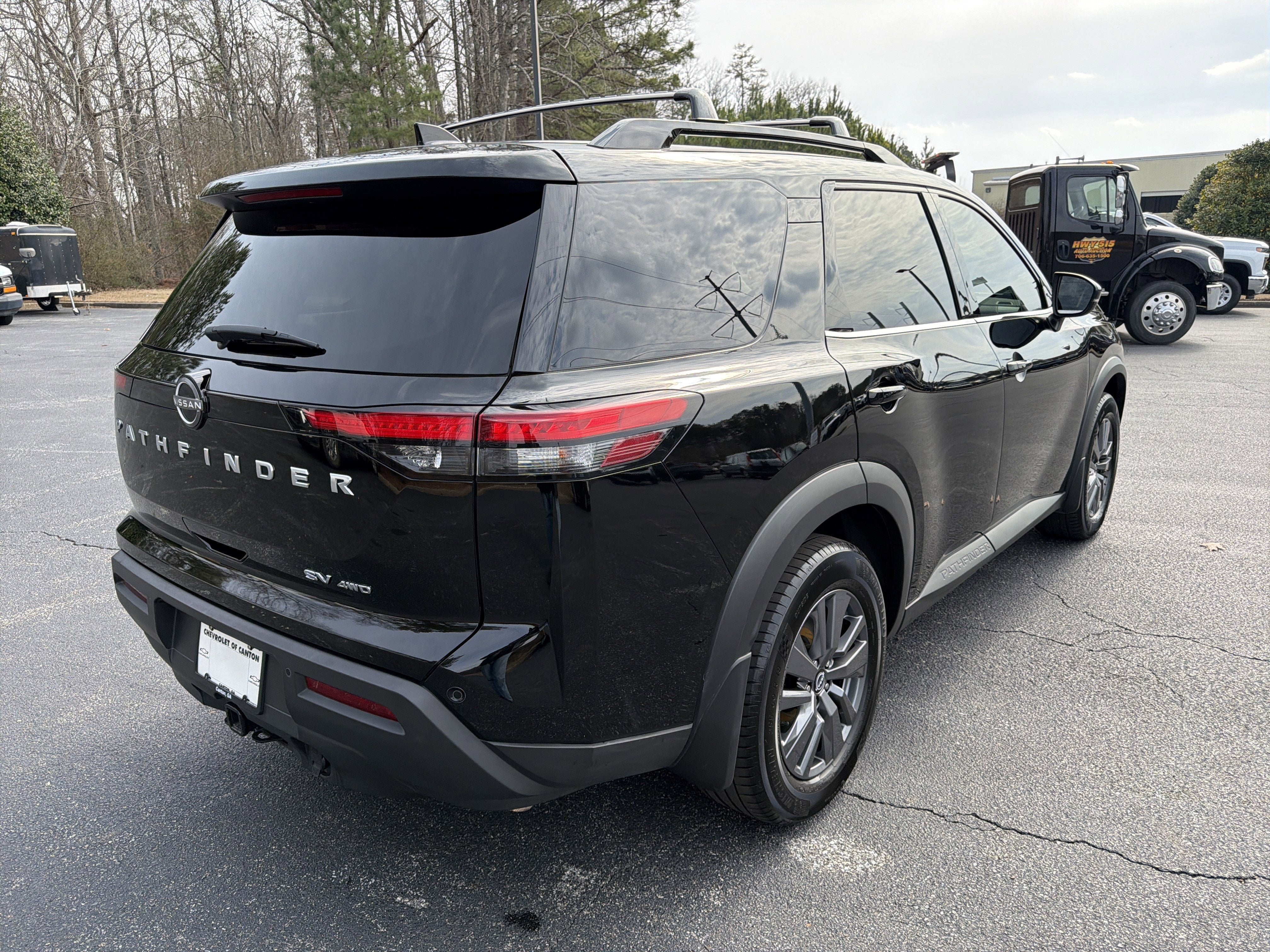 2022 Nissan Pathfinder SV