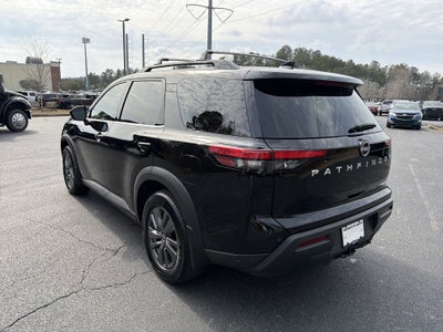 2022 Nissan Pathfinder SV